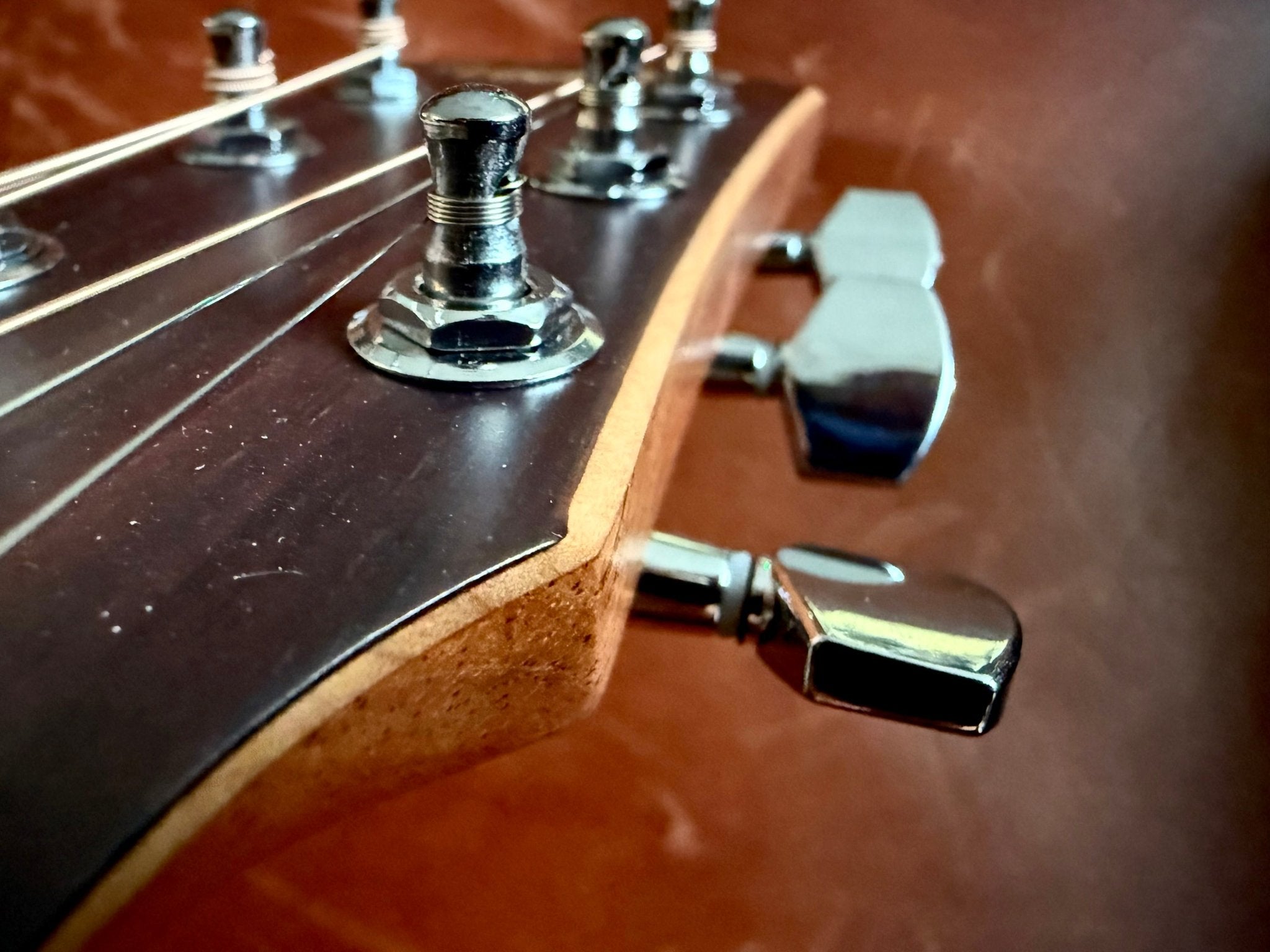 Veelah V1 OMCE Solid Top Spruce Electro Acoustic Guitar w/ Gig Bag - Richards Guitars Of Stratford Upon Avon