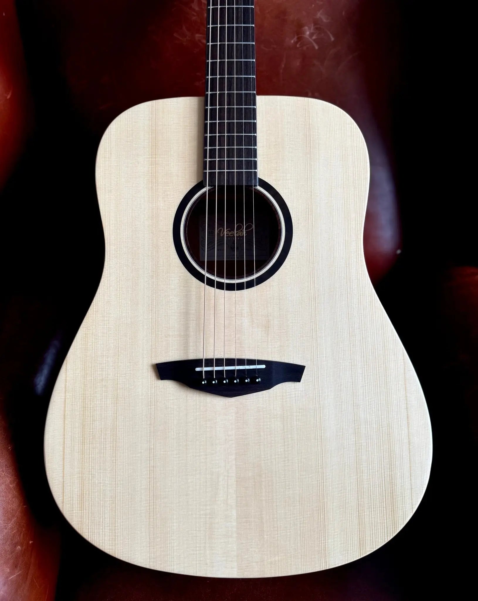 Buy Veelah V1D Dreadnought Solid Top Spruce Acoustic Guitar w/ Gig Bag 