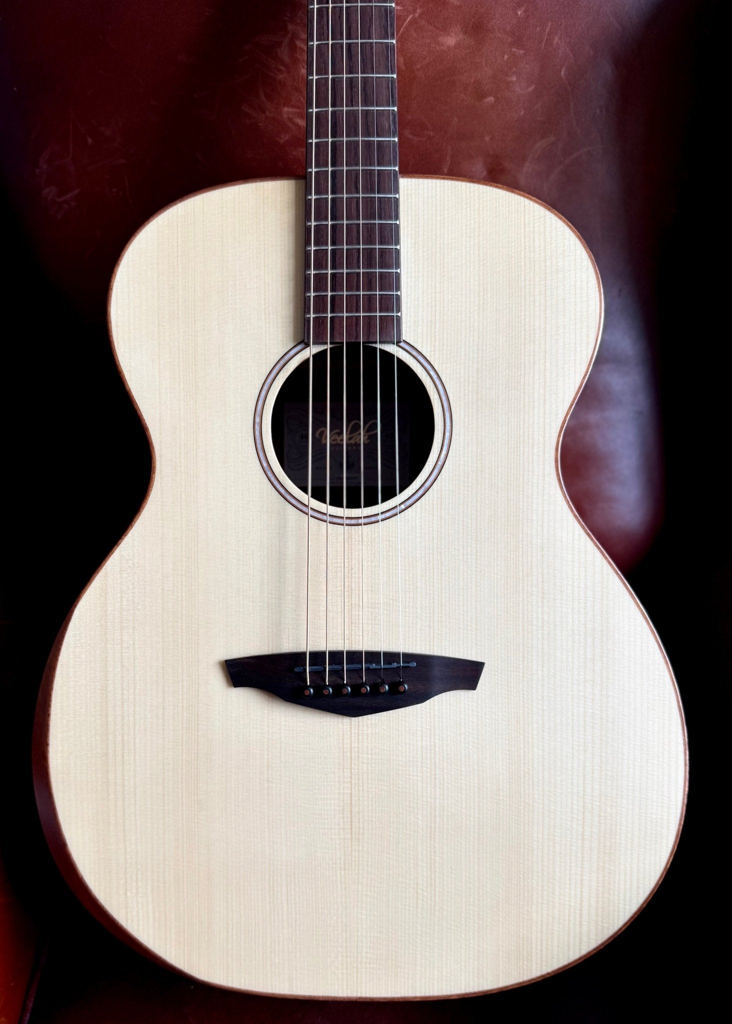 Veelah V4 OM Solid Top Rosewood Armrest Natural Acoustic Guitar w/ Gig Bag - Richards Guitars Of Stratford Upon Avon
