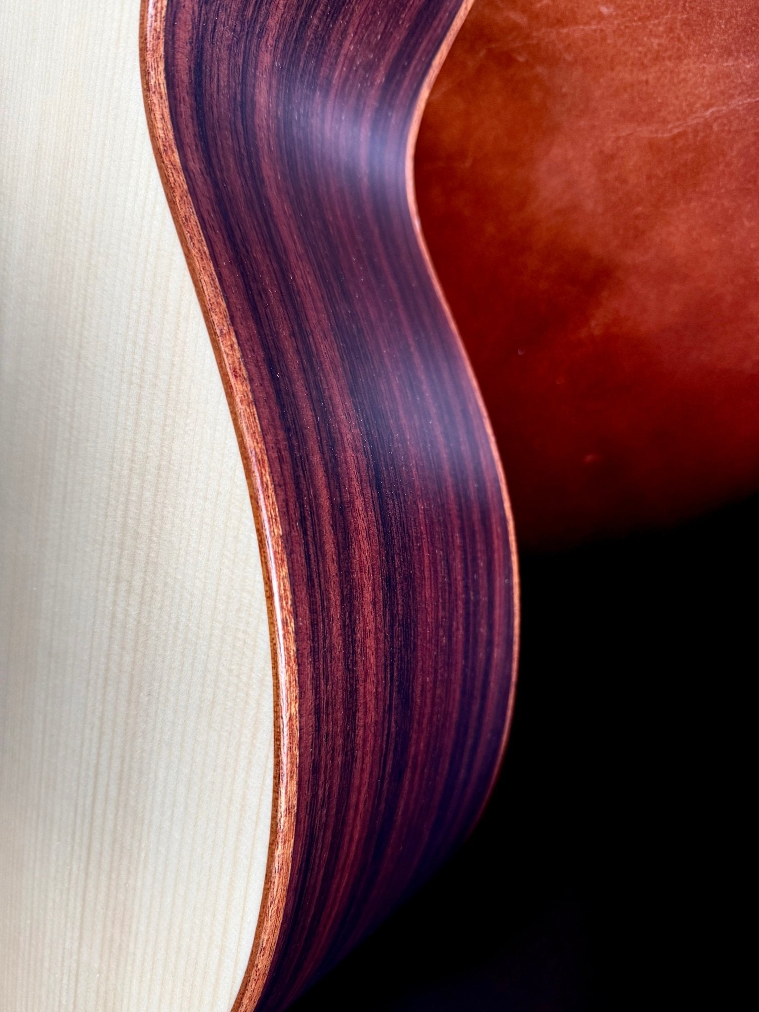 Veelah V4 OM Solid Top Rosewood Armrest Natural Acoustic Guitar w/ Gig Bag - Richards Guitars Of Stratford Upon Avon