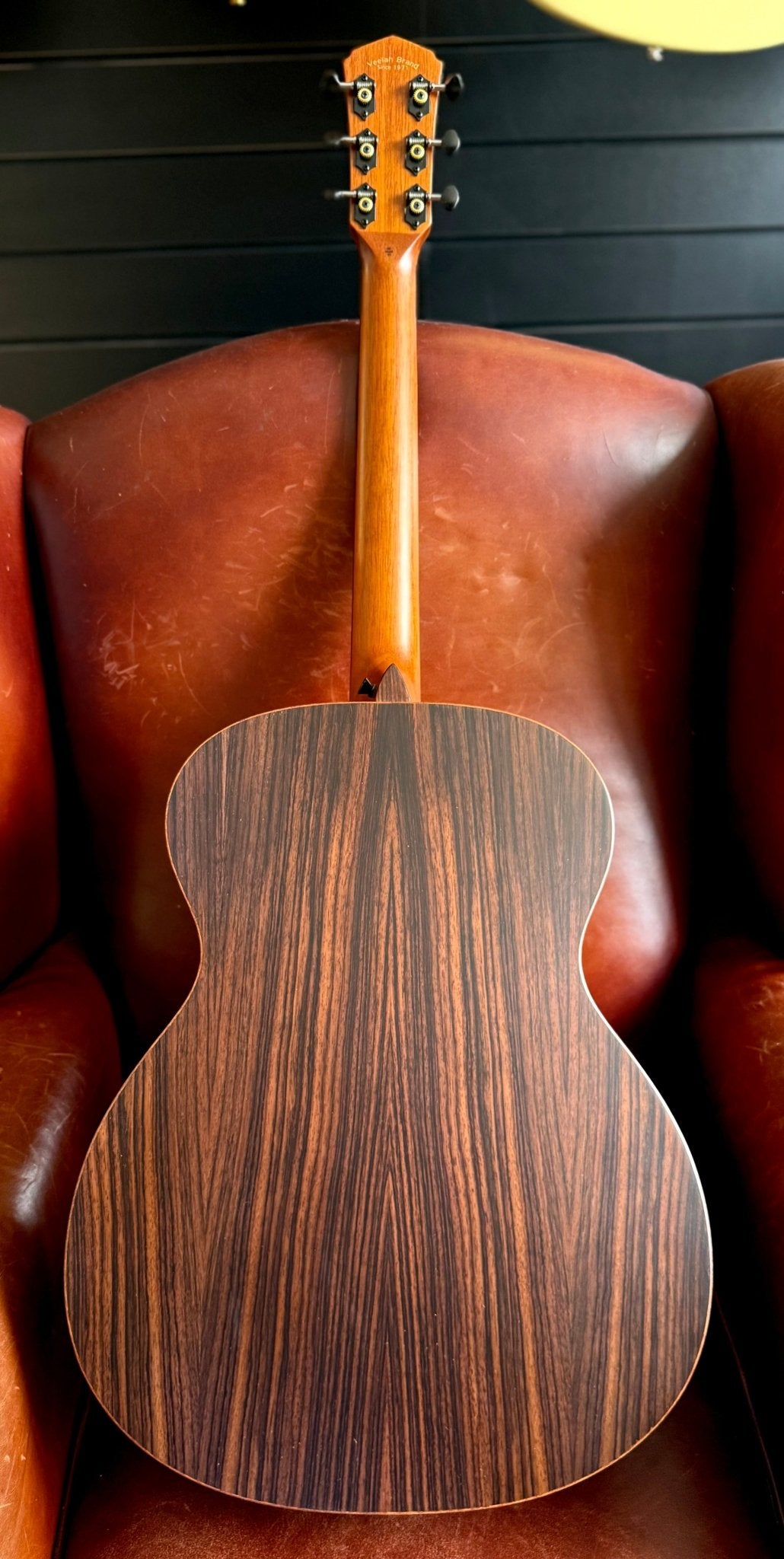 Veelah V4 OM Solid Top Rosewood Armrest Natural Acoustic Guitar w/ Gig Bag - Richards Guitars Of Stratford Upon Avon