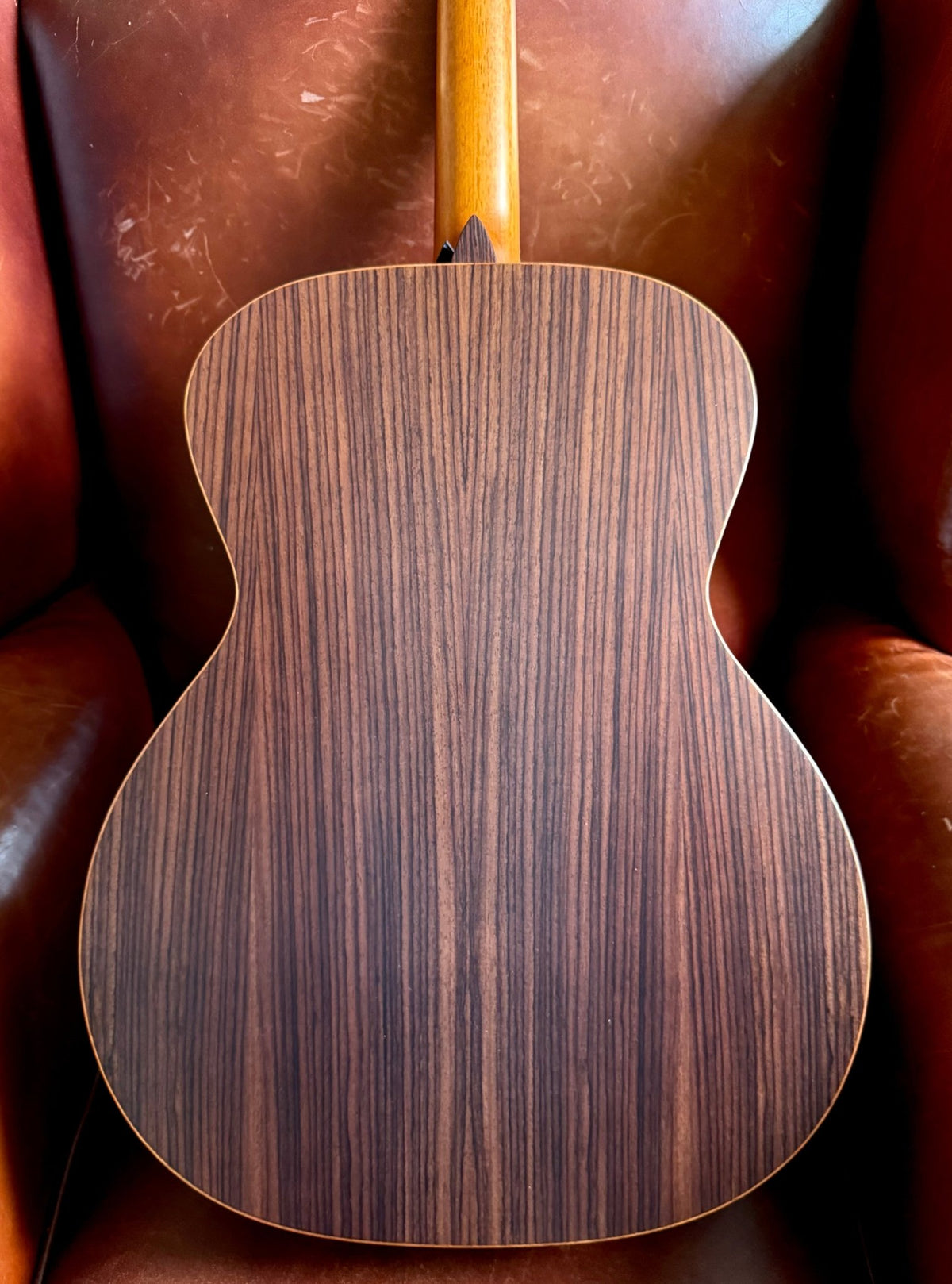 Veelah V4 OM Solid Top Rosewood Armrest Satin Black Acoustic Guitar w/ Gig Bag - Richards Guitars Of Stratford Upon Avon