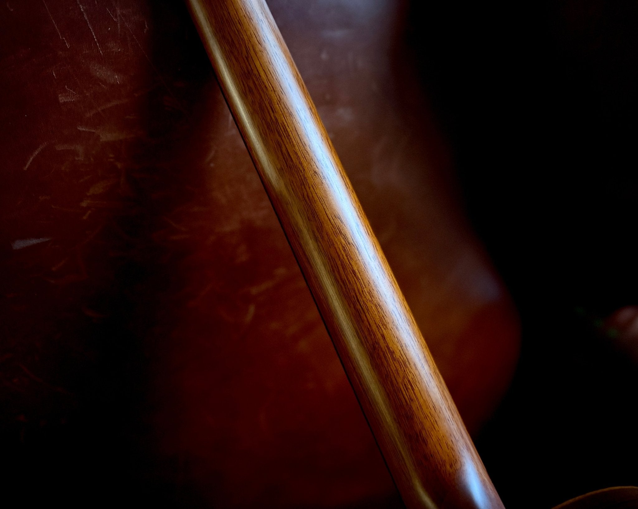 Veelah V4 Rosewood Armrest Satin Black Acoustic Guitar - Richards Guitars Of Stratford Upon Avon