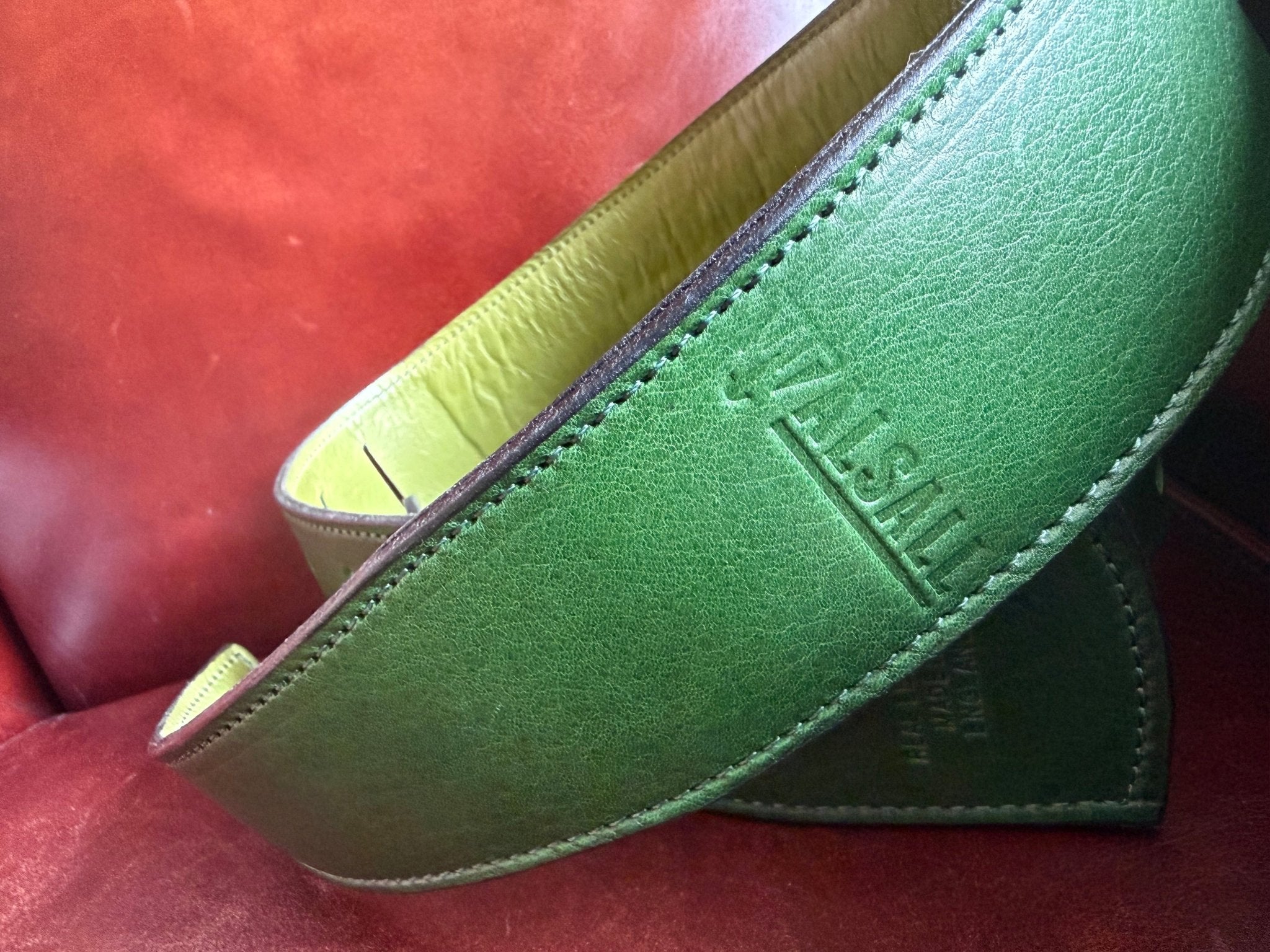 Walsall Hand Made Premium Padded Bridle Leather Guitar Strap - Richards Guitars Of Stratford Upon Avon