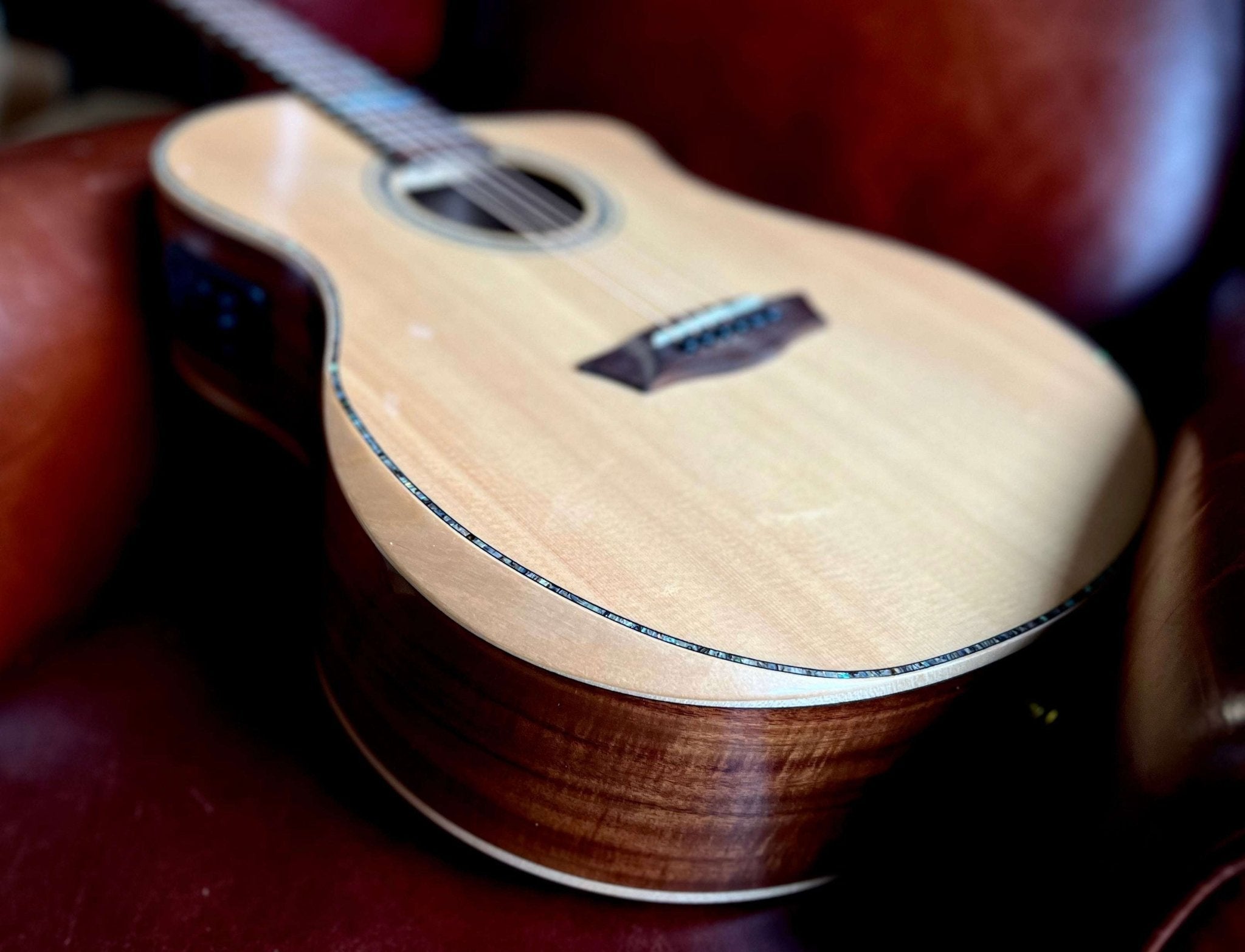 Washburn Bella Tono ALLURE SC56S - Natural Electro Acoustic Guitar - Richards Guitars Of Stratford Upon Avon