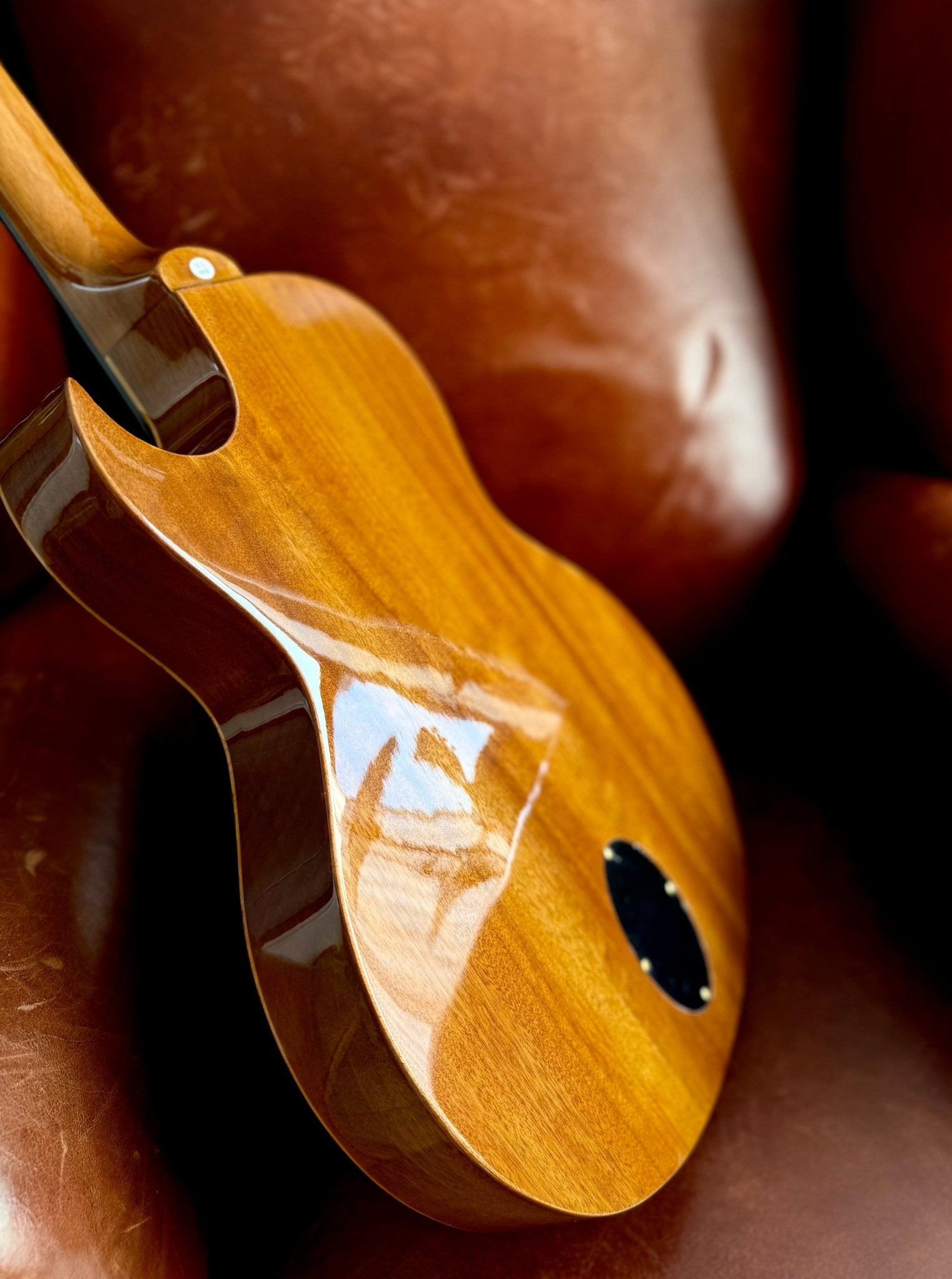 Washburn EACT42S - Thinline - Natural Electro Nylon Strung Guitar w'£225 Custom Pro Setup & Back Up Service - Richards Guitars Of Stratford Upon Avon