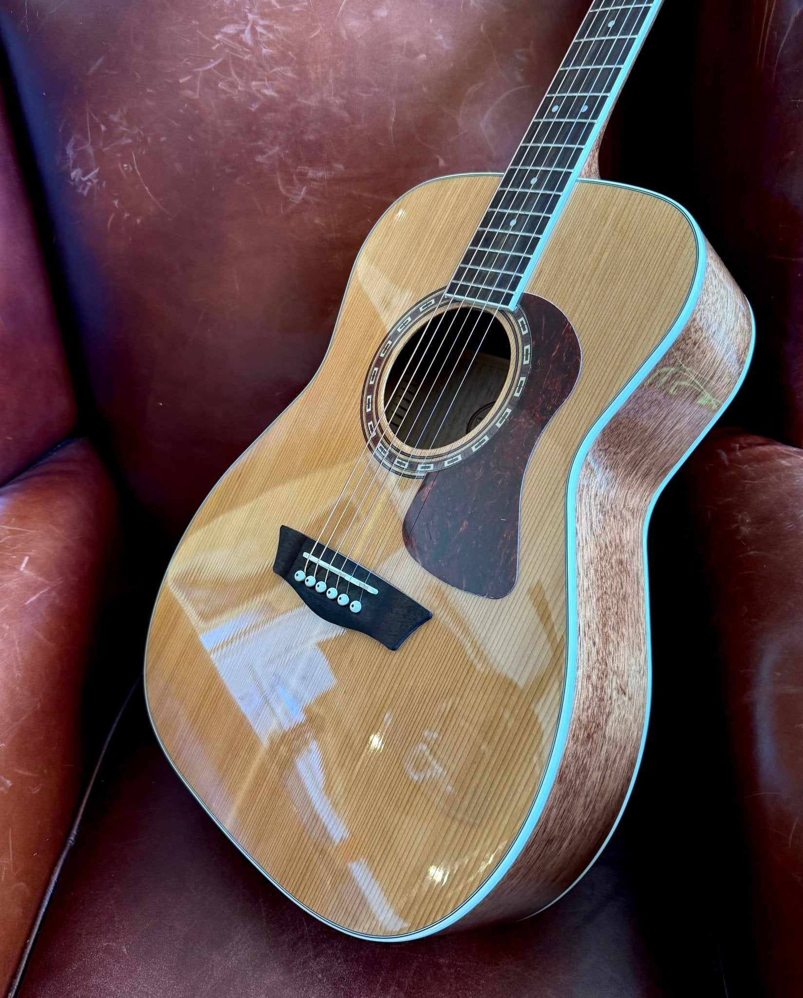 Washburn F11S - Folk - Natural Acoustic Guitar - Richards Guitars Of Stratford Upon Avon