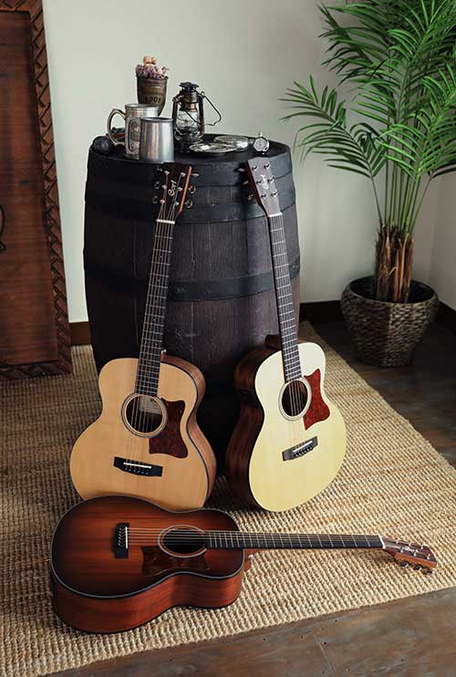 Cort Little CJ Blackwood w/Bag Open Pore Lightburst Travel / Mini Guitar, Electro Acoustic Guitar for sale at Richards Guitars.