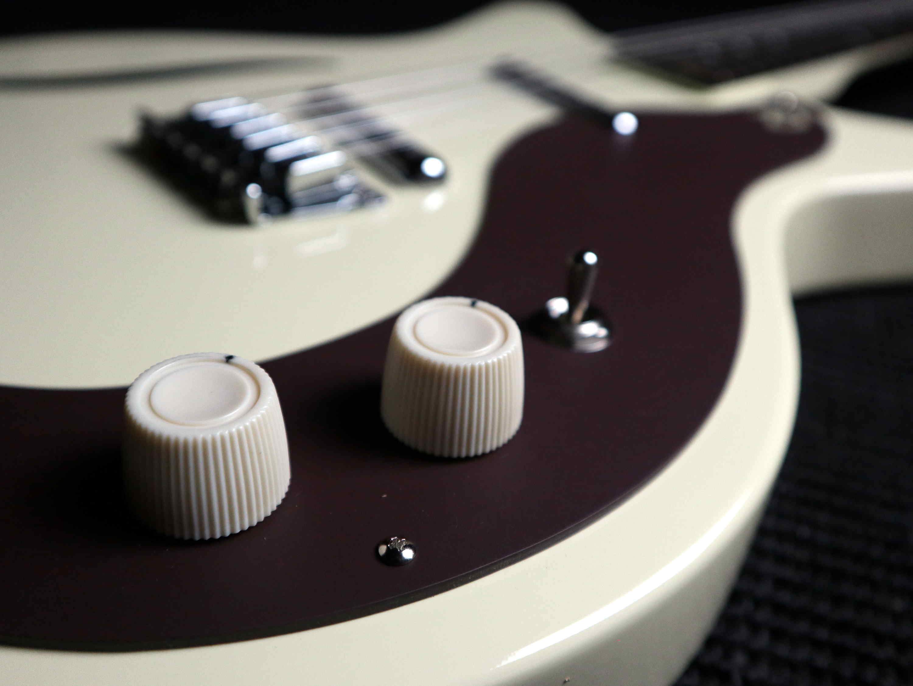 Danelectro Vintage 12 Sting Guitar ~ Vintage White, Electric Guitar for sale at Richards Guitars.
