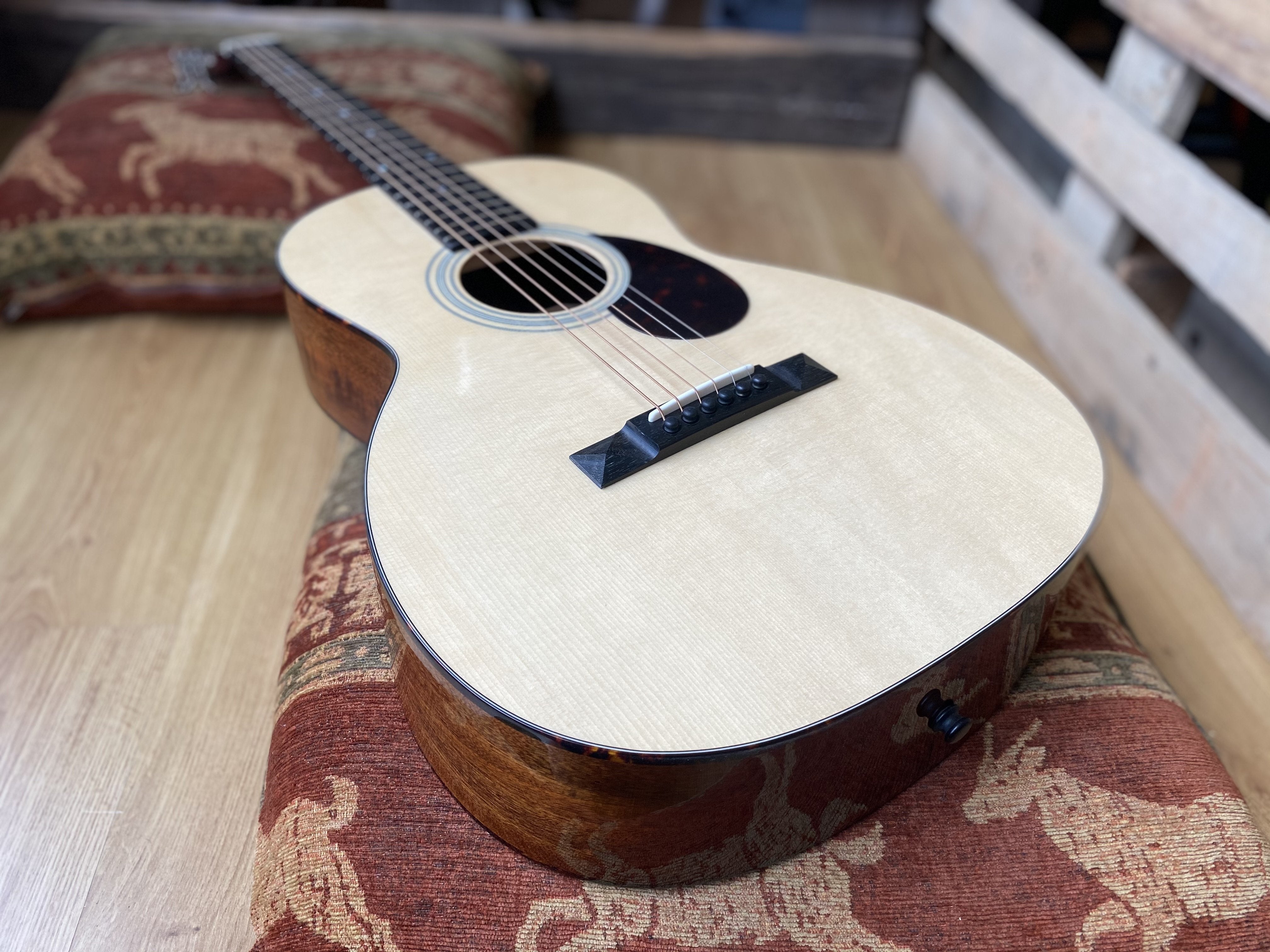 Eastman E10 OO Parlor Acoustic, Acoustic Guitar for sale at Richards Guitars.