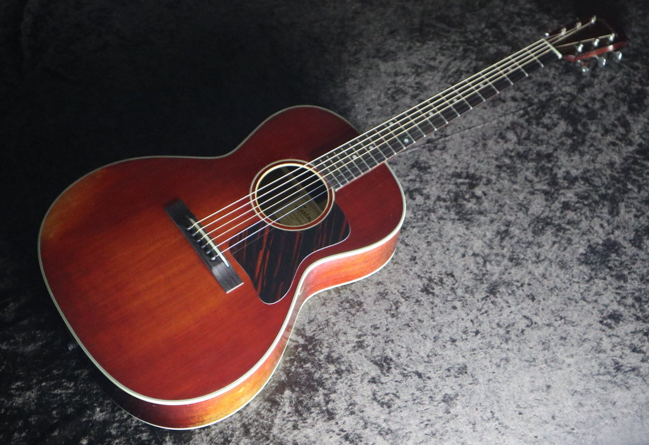 Eastman E10 OOSS/v ANTIQUE CLASSIC, Acoustic Guitar for sale at Richards Guitars.
