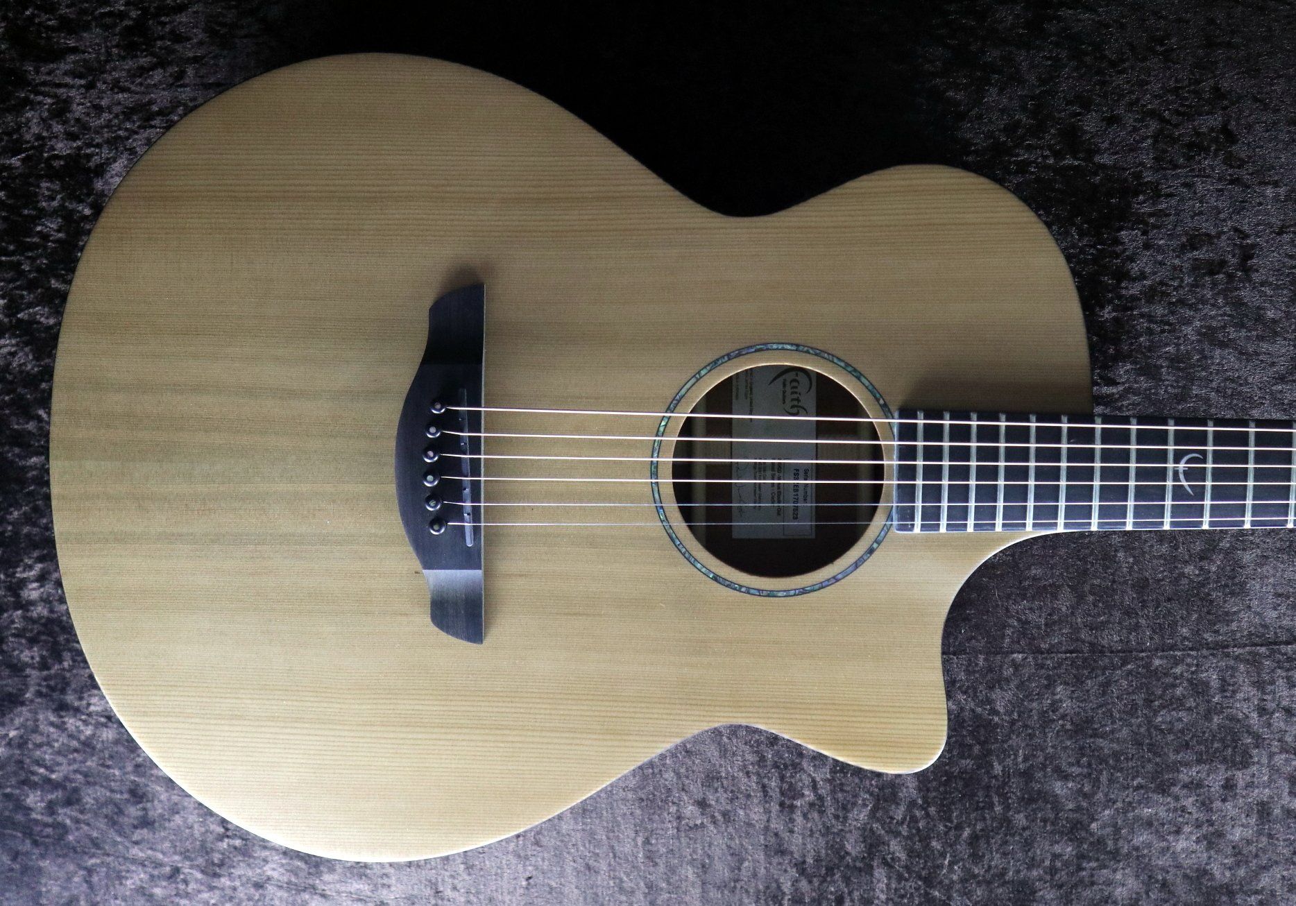 Faith FKVCD Electro Acoustic Guitar ( Venus) Inc Gig Bag, Electro Acoustic Guitar for sale at Richards Guitars.