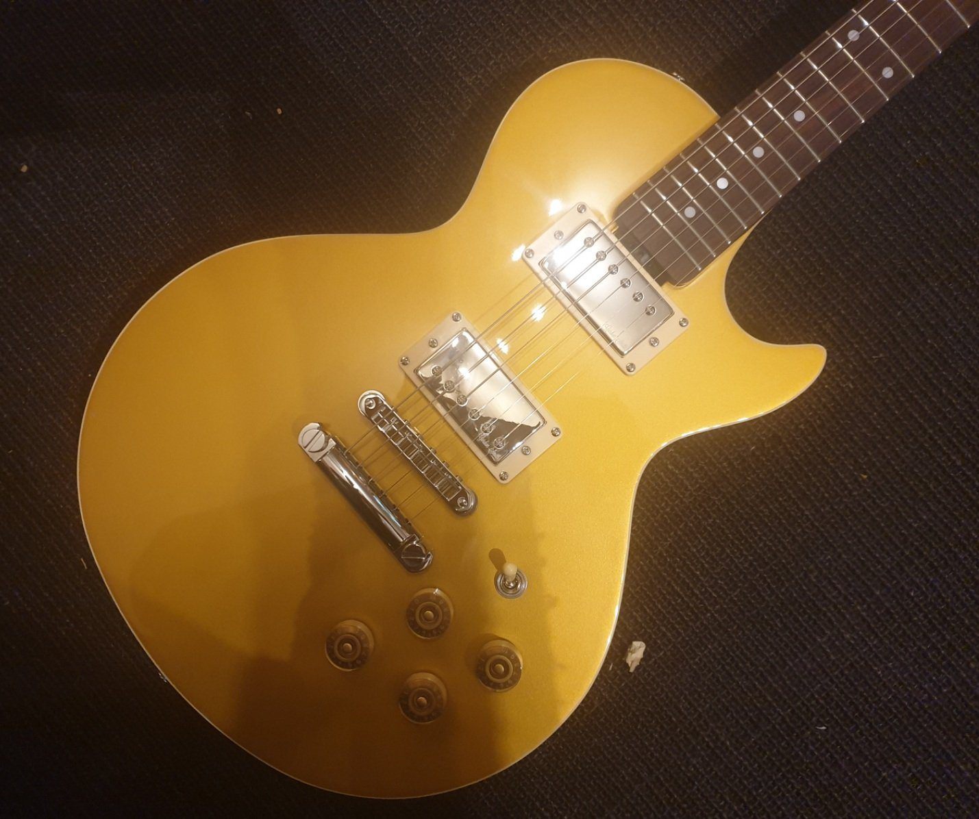 Gordon Smith GS Deluxe Gold Top Twin Humbuckers, Electric Guitar for sale at Richards Guitars.