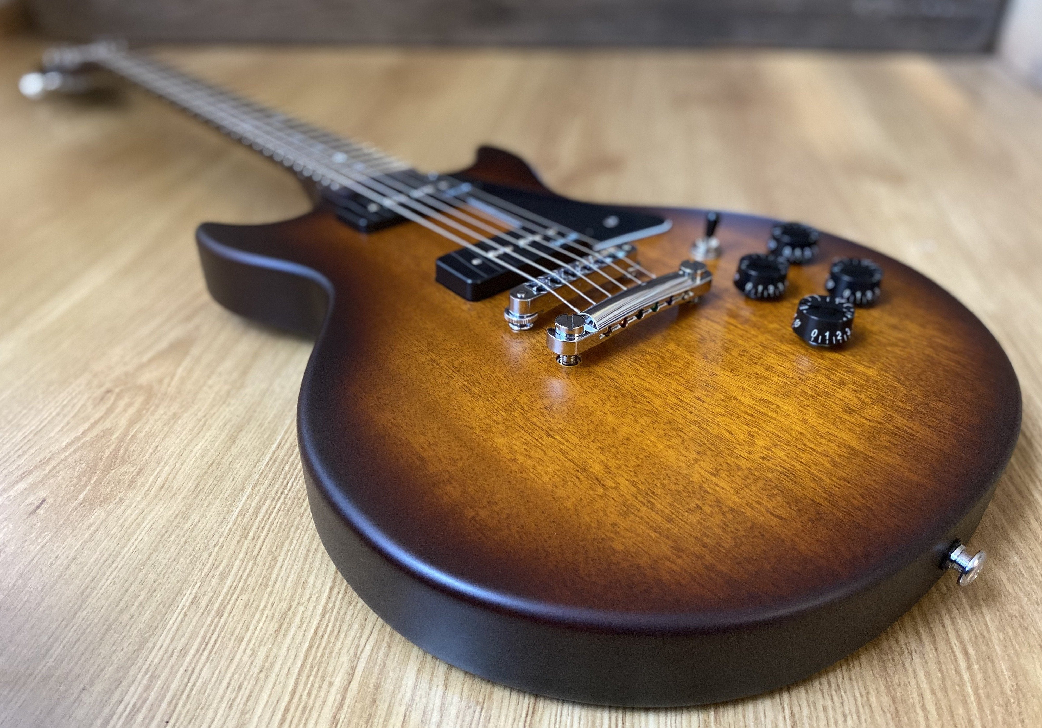 Gordon Smith GS2 P90 Thick Body Mahogany S/N 21112, Electric Guitar for sale at Richards Guitars.