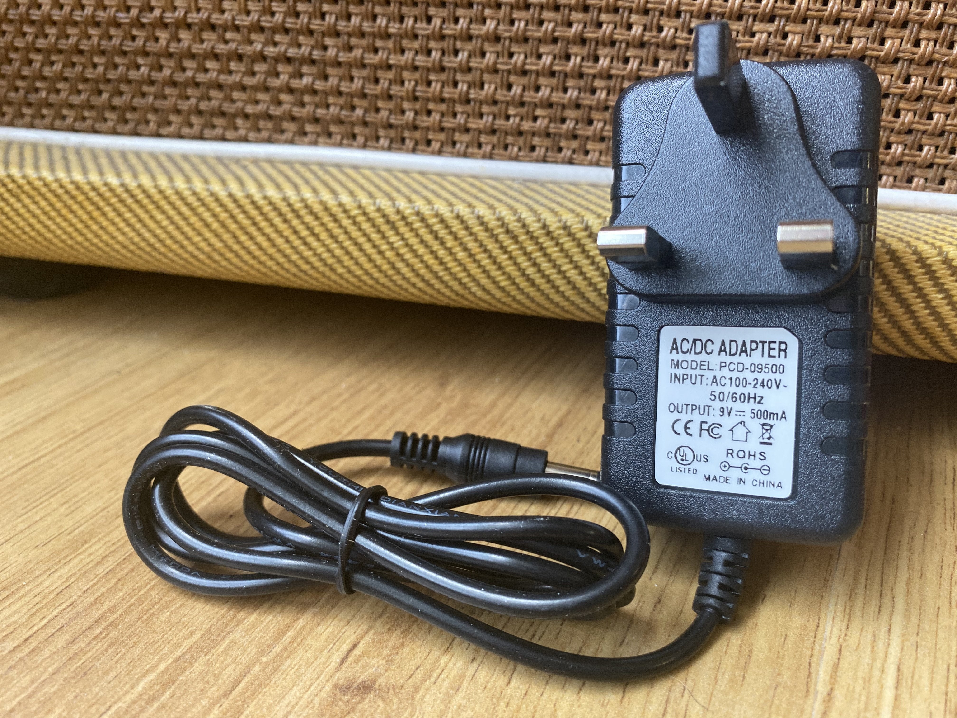 SMJ 9V Power Supply Suitable For All SMJ LEGEND Series Guitar Pedals, Accessory for sale at Richards Guitars.