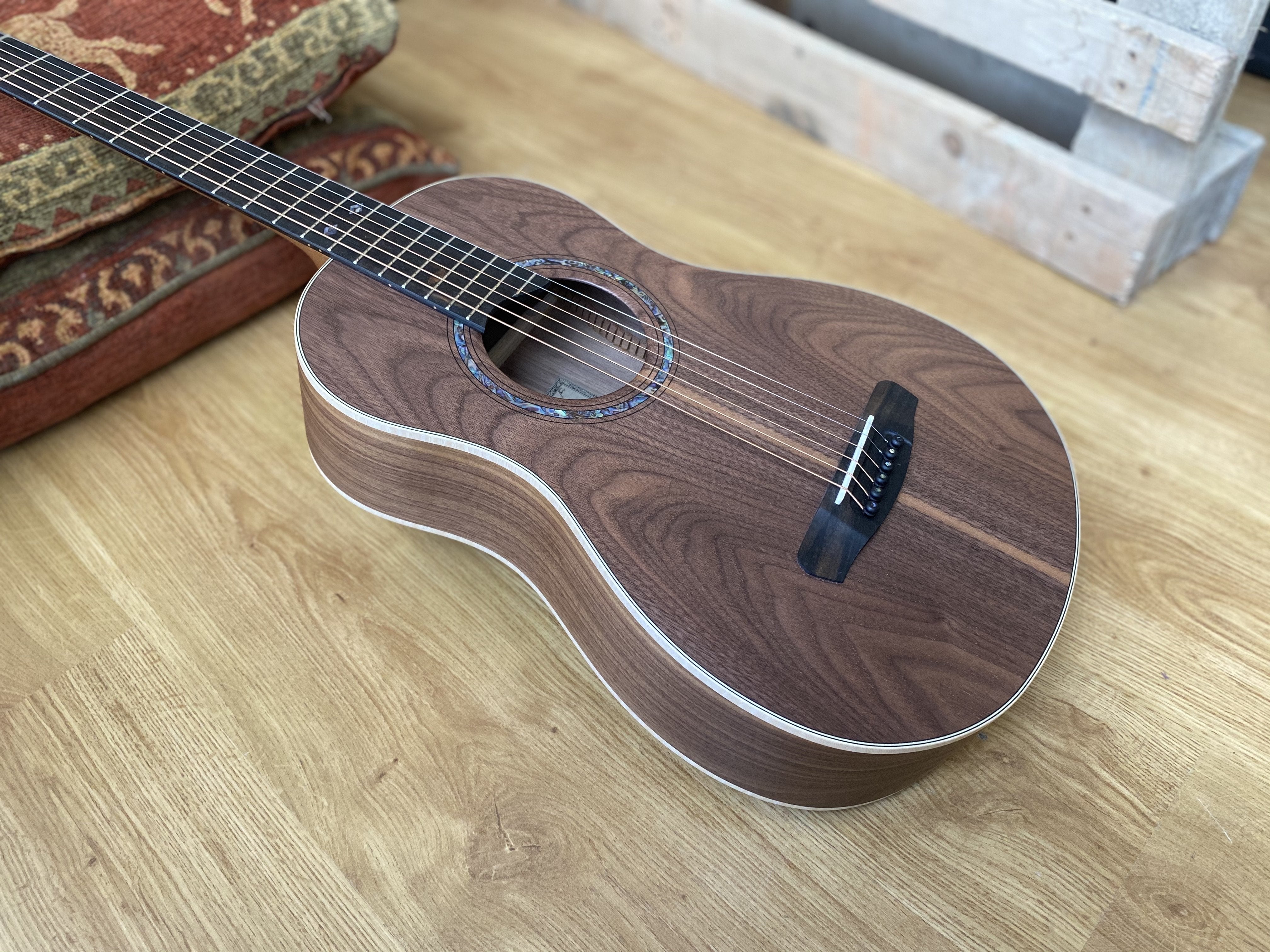Dowina Walnut Tribute Deluxe BV, Acoustic Guitar for sale at Richards Guitars.