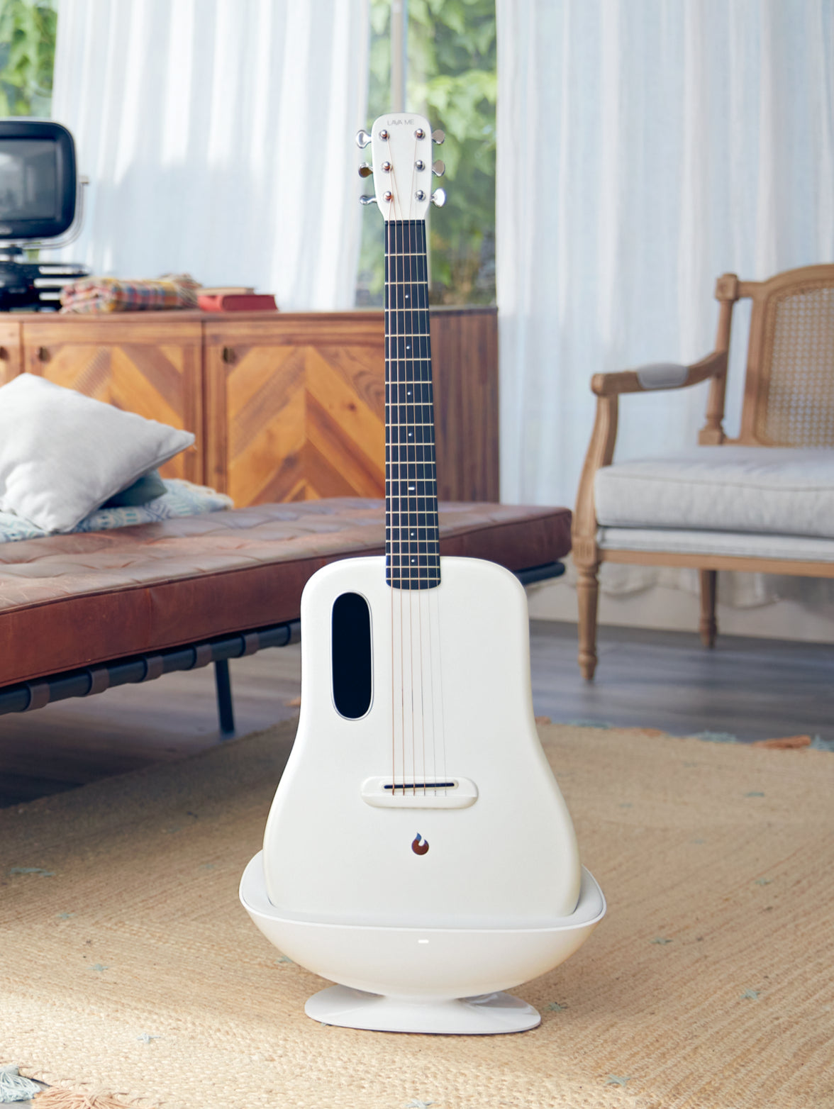 LAVA SPACE CHARGING DOCK 38" SPACE WHITE, Acoustic Guitar for sale at Richards Guitars.