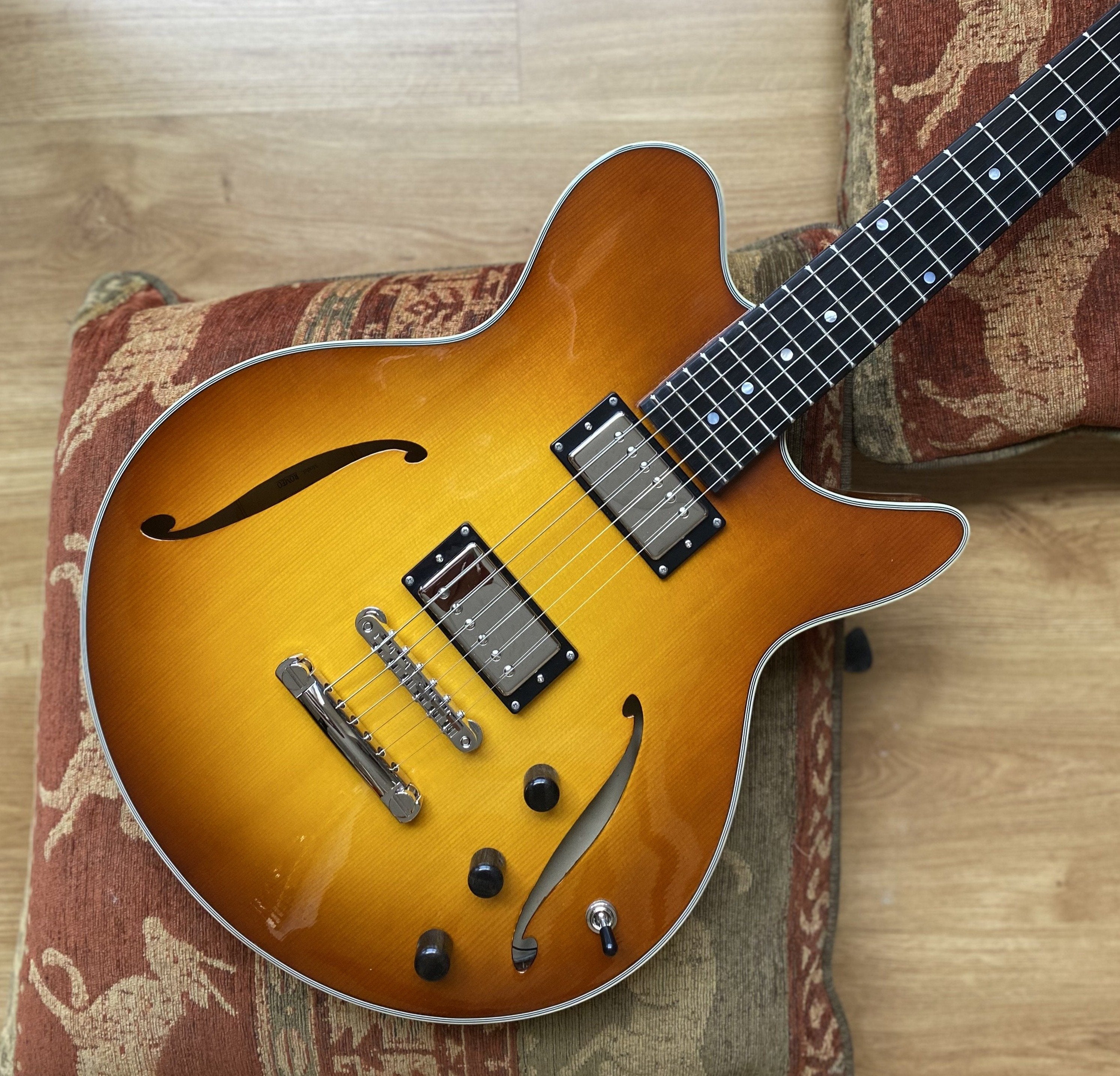 Eastman Romeo, Electric Guitar for sale at Richards Guitars.