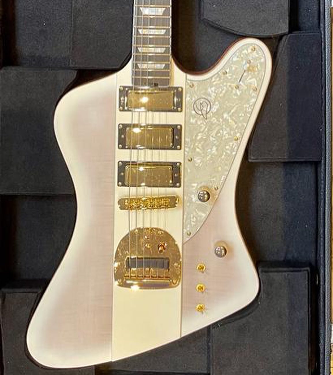 Guess who?  #richard - Richards Guitars Of Stratford Upon Avon