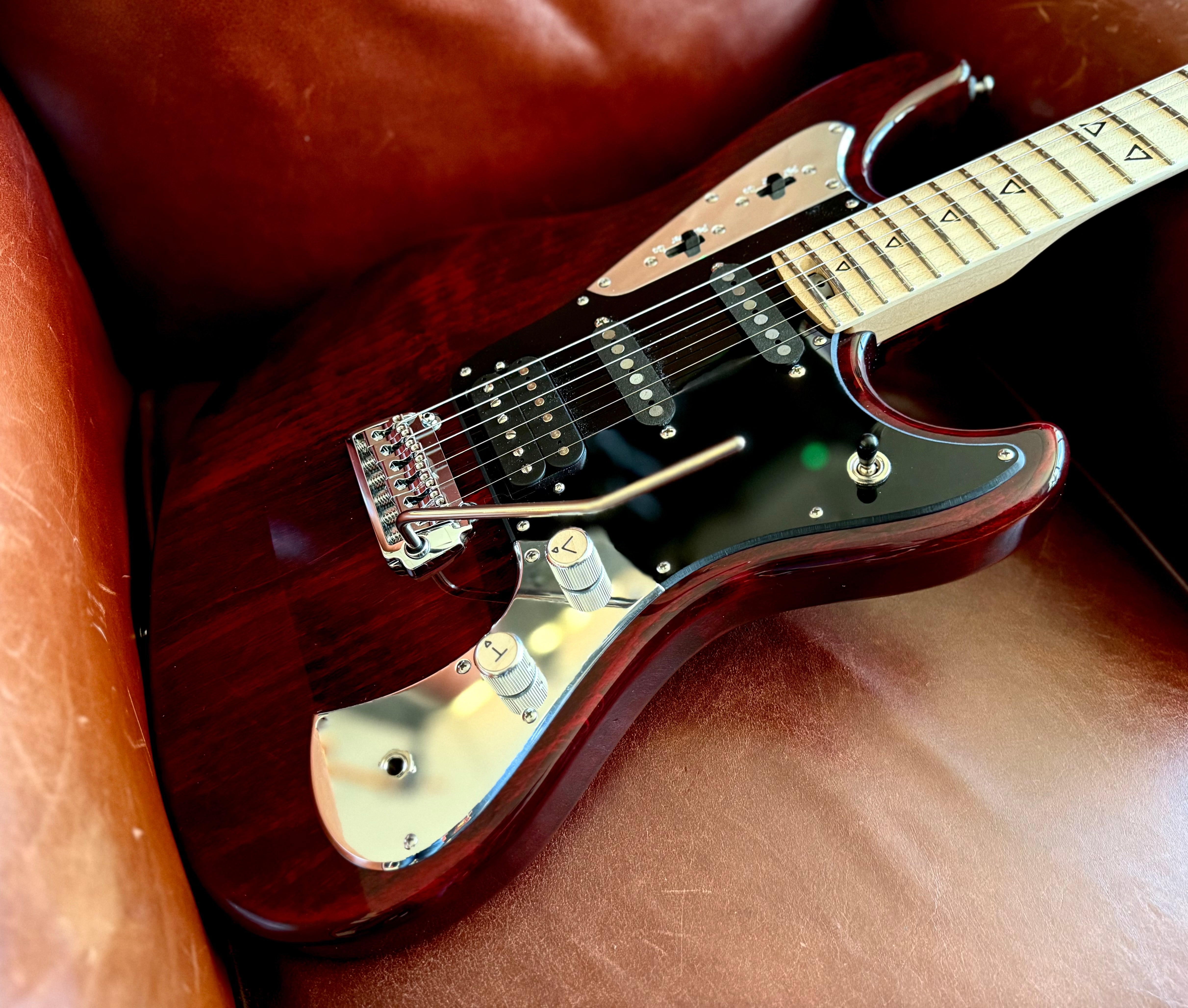Valiant Mercury Burgundy Red w' 1 Piece Body & Stainless Steel Frets