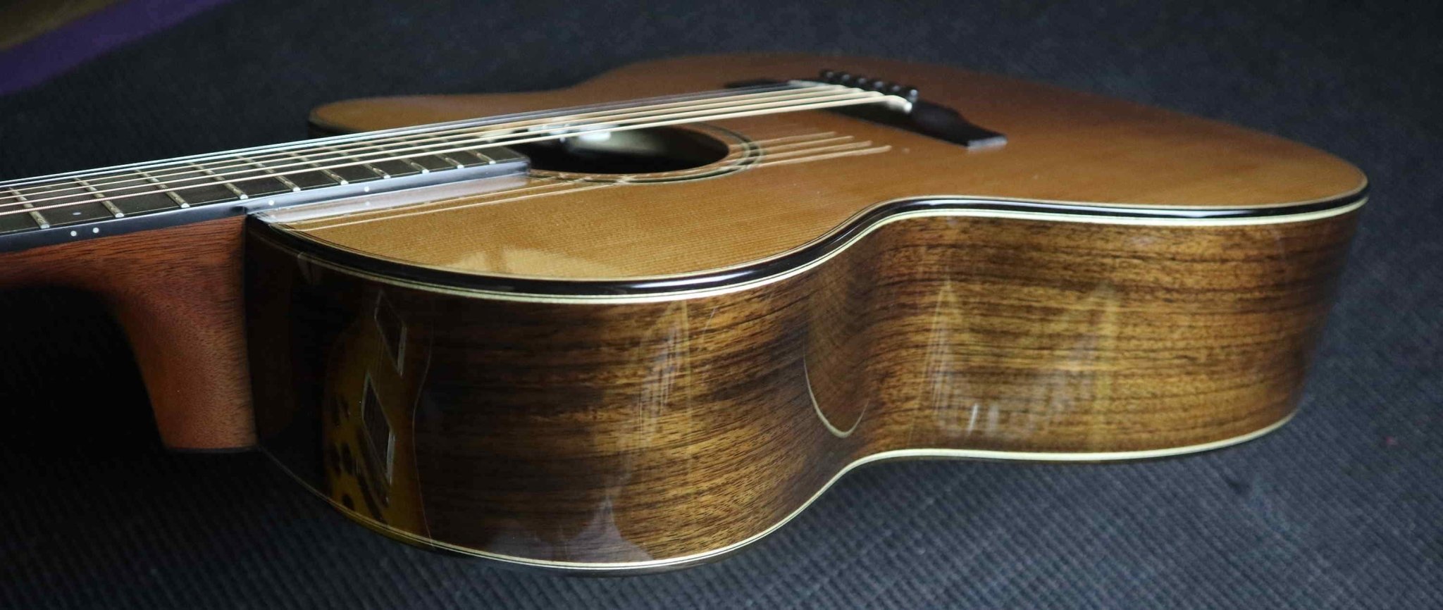 Auden Artist Chester Full Body Cedar/Rosewood Full Body - Richards Guitars Of Stratford Upon Avon