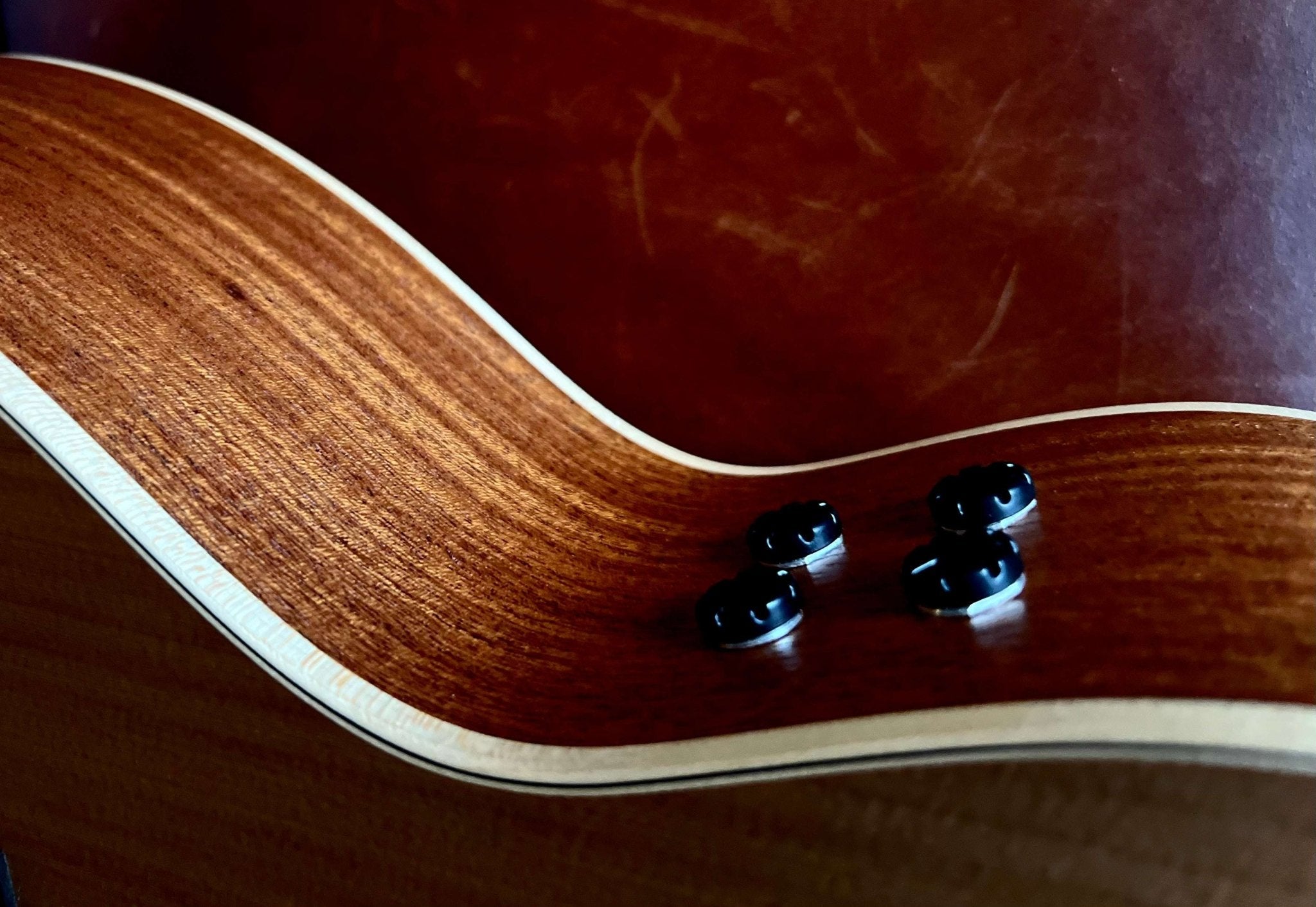 Auden Neo Chester Cutaway. - Richards Guitars Of Stratford Upon Avon