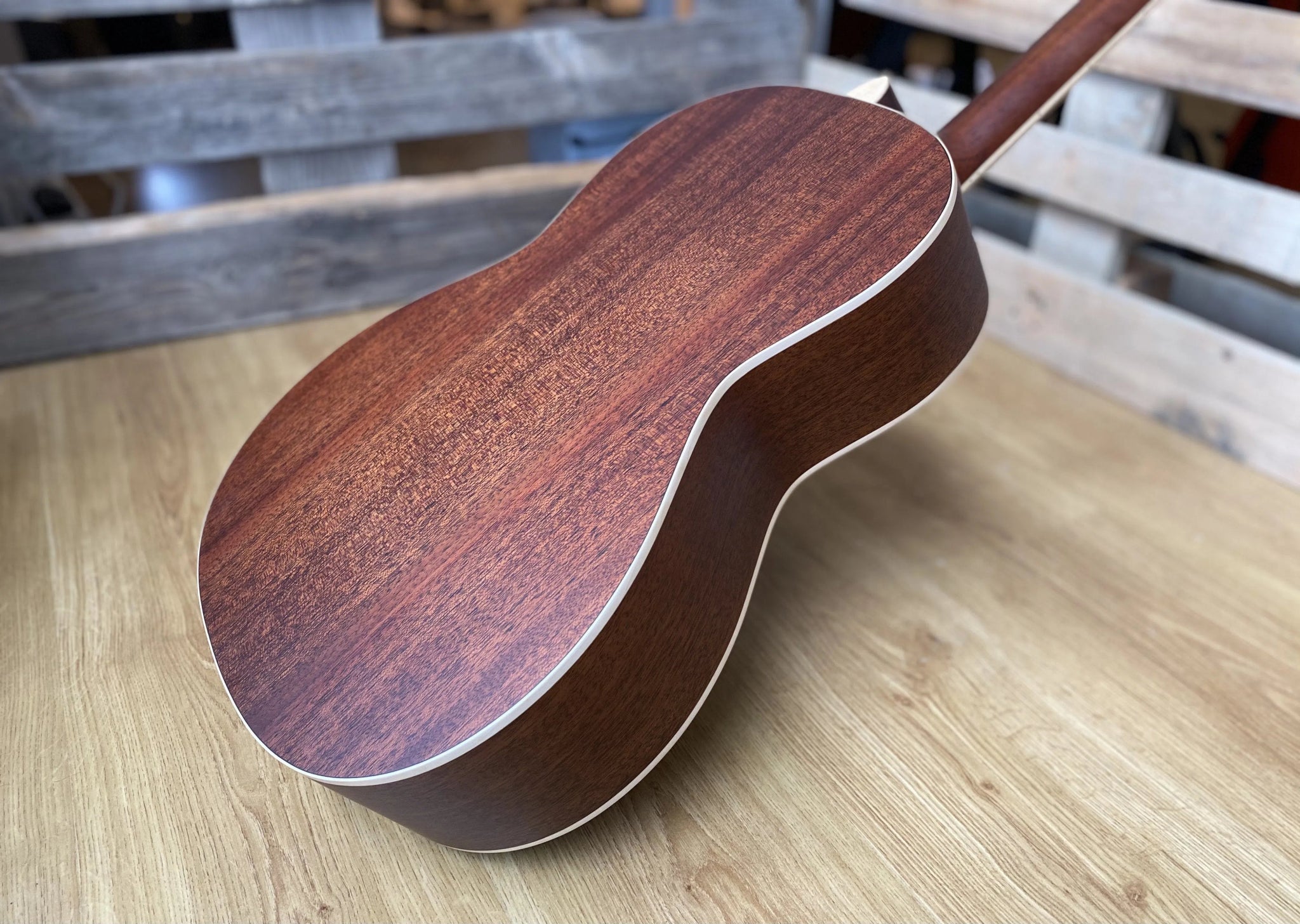 Auden Tobacco Julia Electro Acoustic Guitar - Richards Guitars Of Stratford Upon Avon