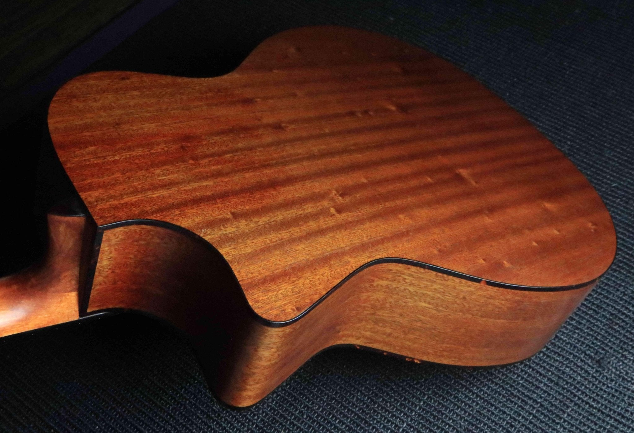 Eastman AC122 - 1CE (Price inc. Custom Pro Setup Package) - Richards Guitars Of Stratford Upon Avon