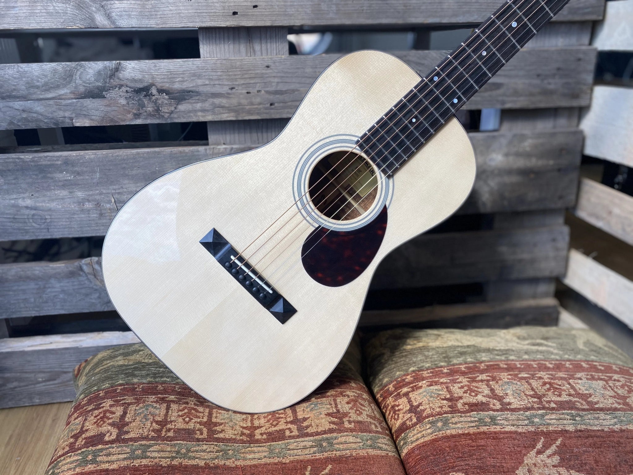 Eastman E10PL Parlour model Left handed (Price inc. Custom Pro Setup Package) - Richards Guitars Of Stratford Upon Avon