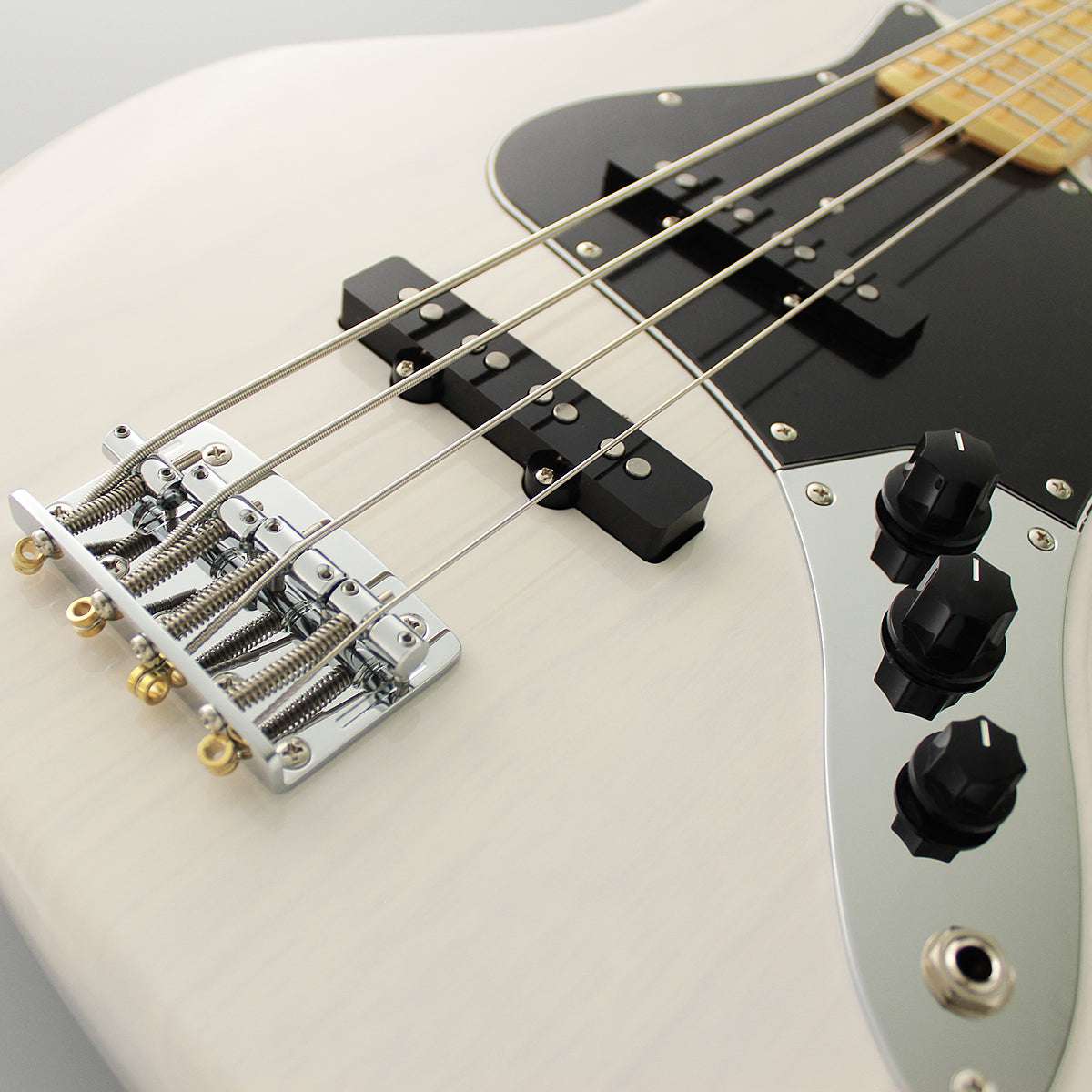 FGN Guitars Neoclassic JB 100M Ash White Blonde - Richards Guitars Of Stratford Upon Avon