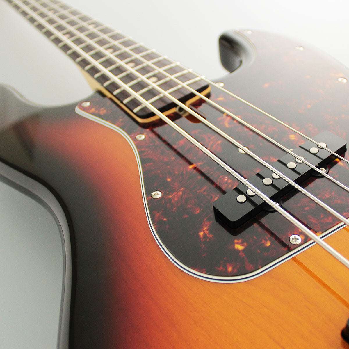 FGN Guitars Neoclassic JB 100R Alder 3 Tone Sunburst - Richards Guitars Of Stratford Upon Avon