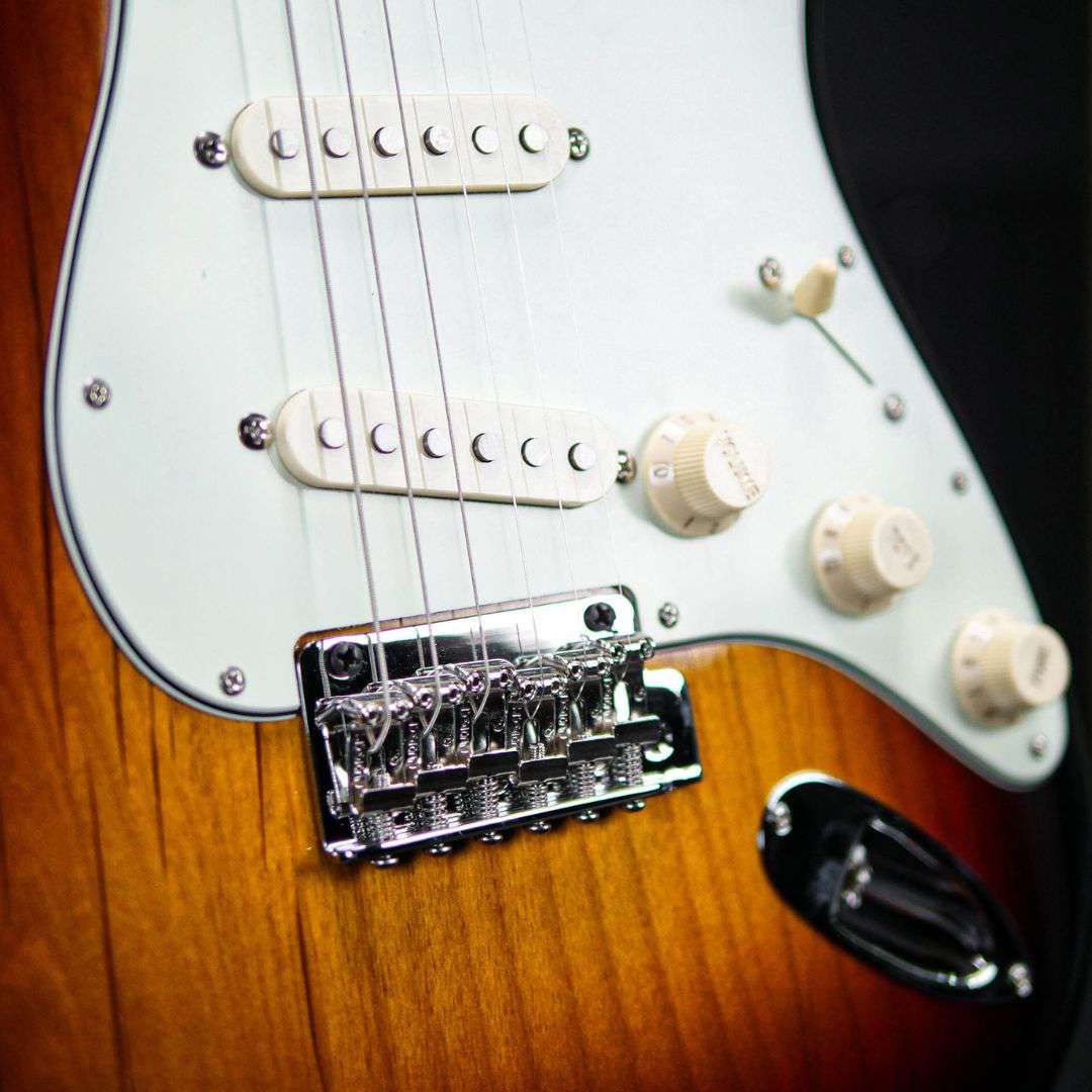 FGN Neoclassic NST100RAL (Alder 3 Tone Sunburst) - Richards Guitars Of Stratford Upon Avon