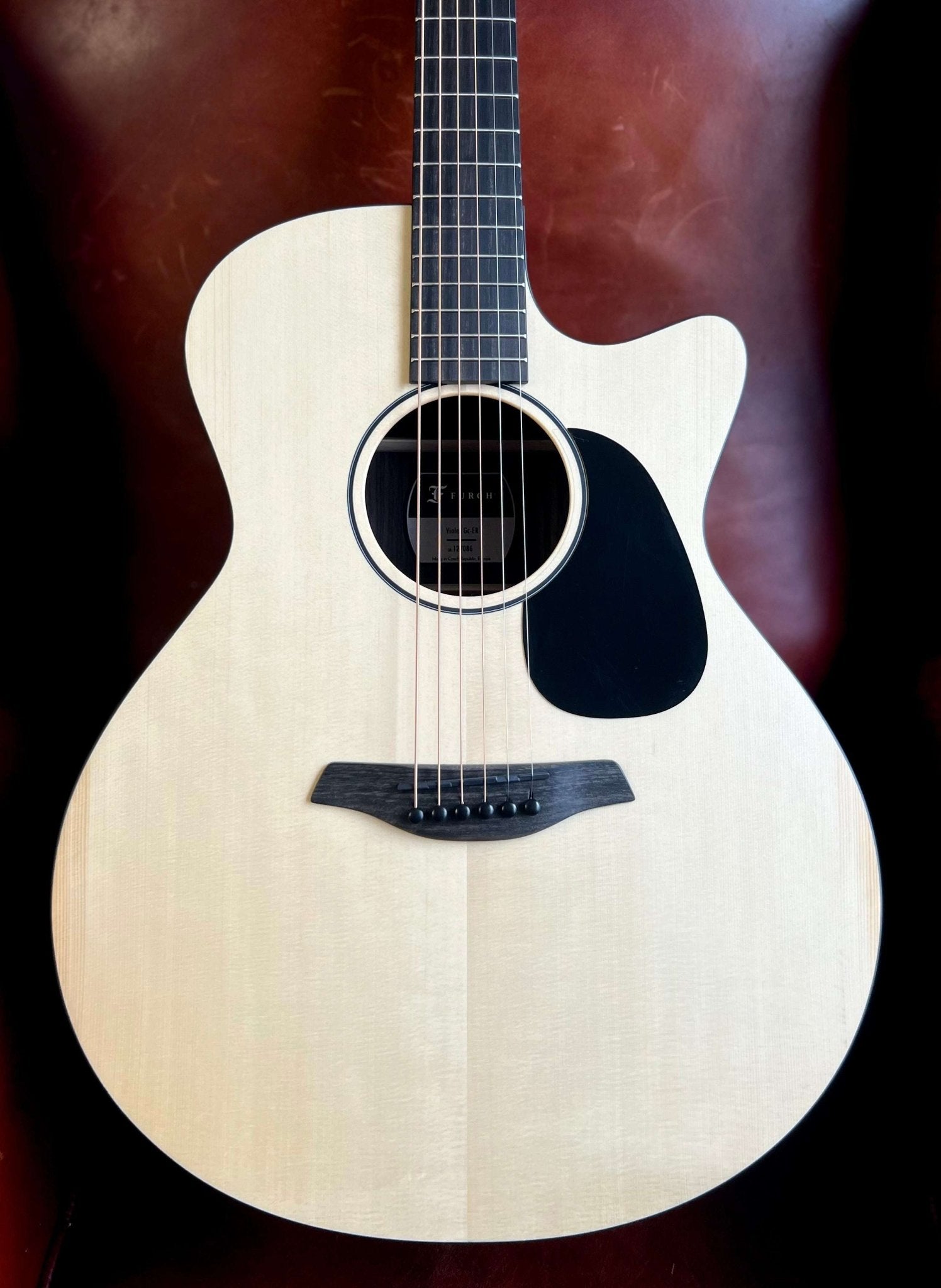 Furch Violet Deluxe Gc ER Deluxe Engelmann Spruce With Rosewood Back & Sides Acoustic Guitar (2025 CNR Active Upgrade Model) - Richards Guitars Of Stratford Upon Avon