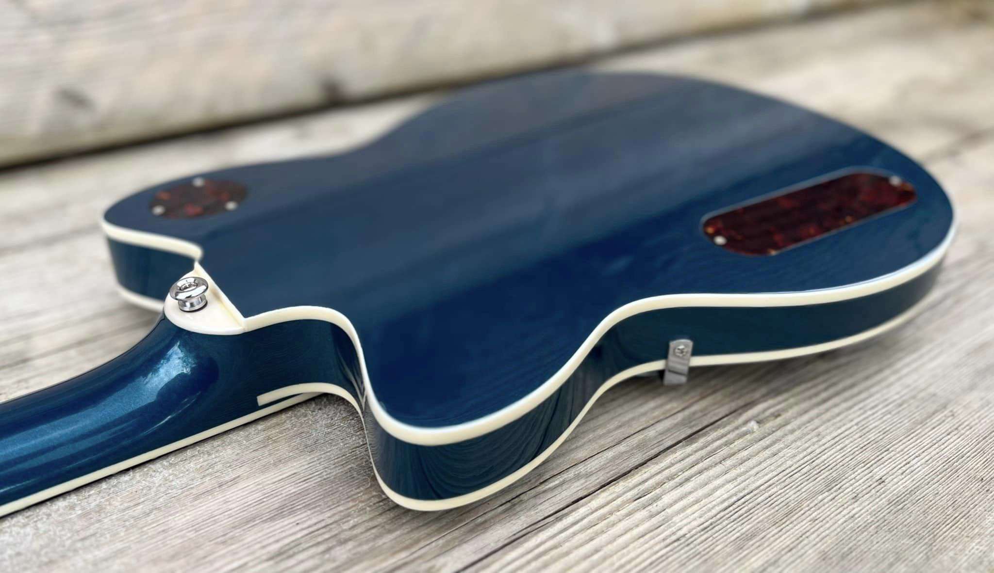 Gordon Smith Grande (Blue) Plus Hand Made Walsall Leather Guitar Strap (Worth £120) - Richards Guitars Of Stratford Upon Avon