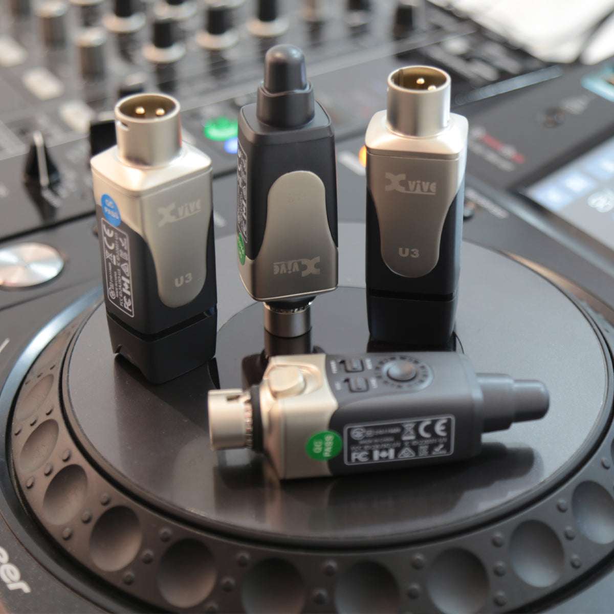 Xvive Dual U3 Wireless System for Audio - Richards Guitars Of Stratford Upon Avon