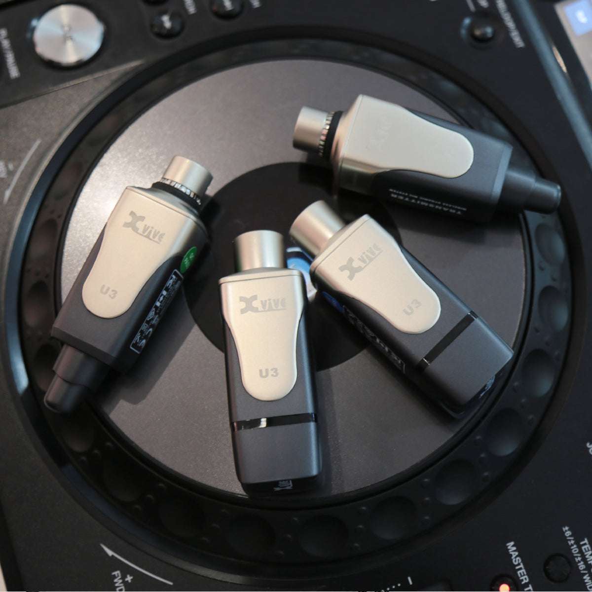 Xvive Dual U3 Wireless System for Audio - Richards Guitars Of Stratford Upon Avon