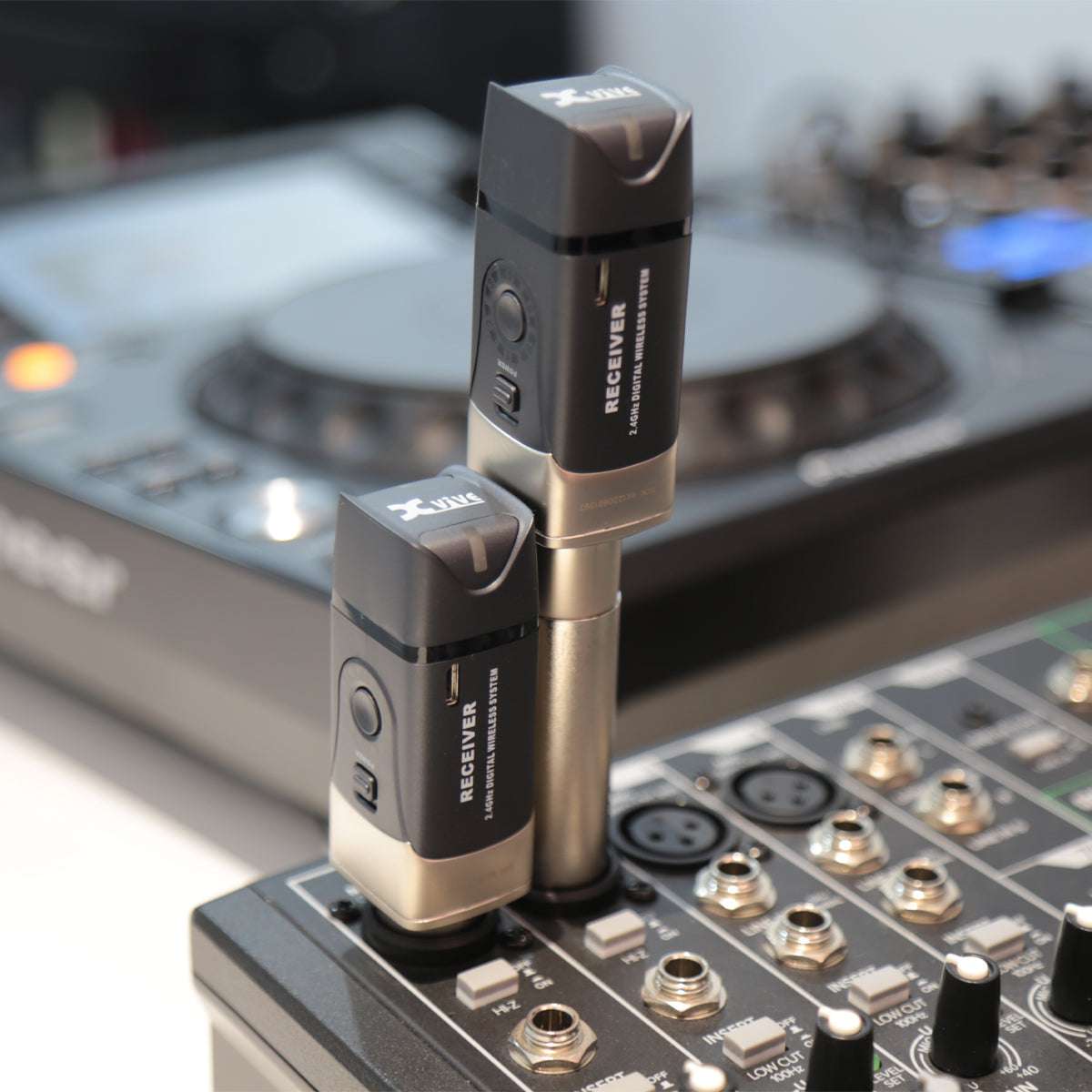 Xvive Dual U3 Wireless System for Audio - Richards Guitars Of Stratford Upon Avon