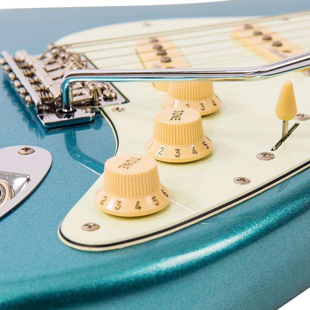 Vintage V6 ReIssued Guitarra Eléctrica ~ Candy Apple Blue, a la venta en Richards Guitars.