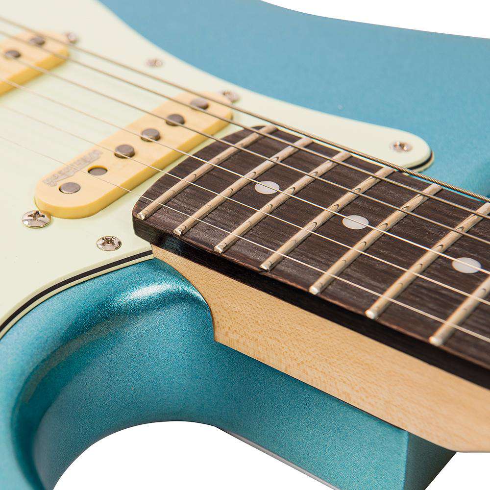 Vintage V6 ReIssued Guitarra Eléctrica ~ Candy Apple Blue, a la venta en Richards Guitars.