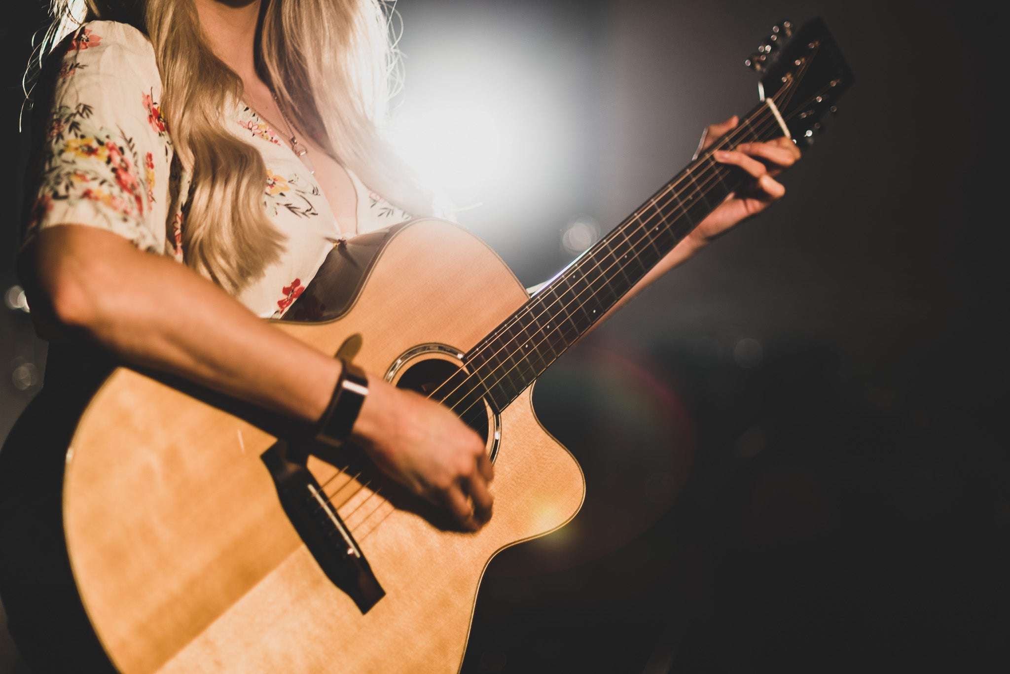Auden Rosewood Bowman Spruce Top Cutaway Electro Acoustic Guitar - Richards Guitars Of Stratford Upon Avon