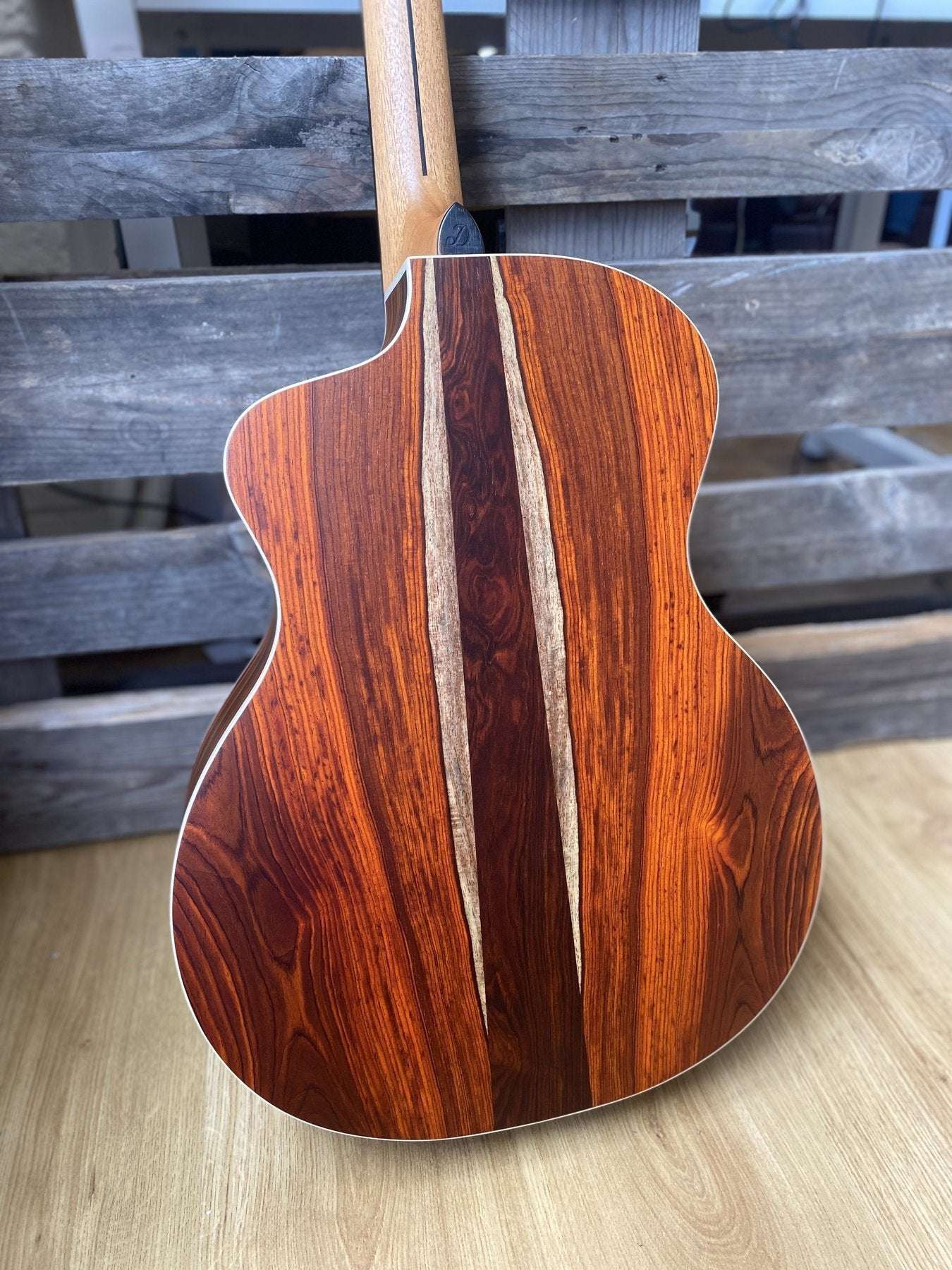 Dowina Custom Option: 3 Piece Back (Trio Plate) - Richards Guitars Of Stratford Upon Avon
