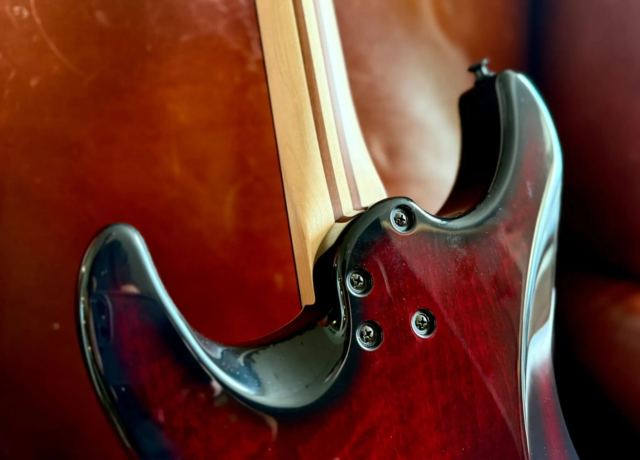 Valiant Soothsayer The Sage Burgundy Red - Richards Guitars Of Stratford Upon Avon