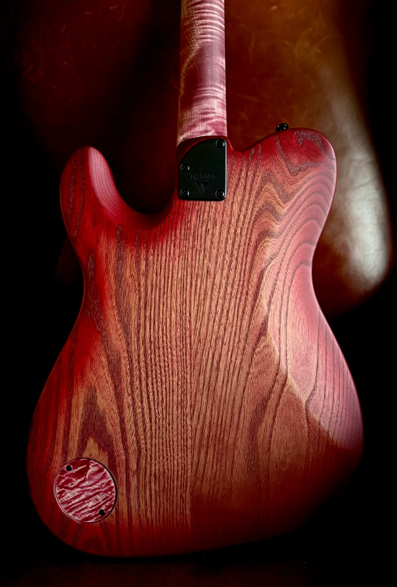 Valiant Titan Hyperion Ash Coals Deluxe Edition - Richards Guitars Of Stratford Upon Avon