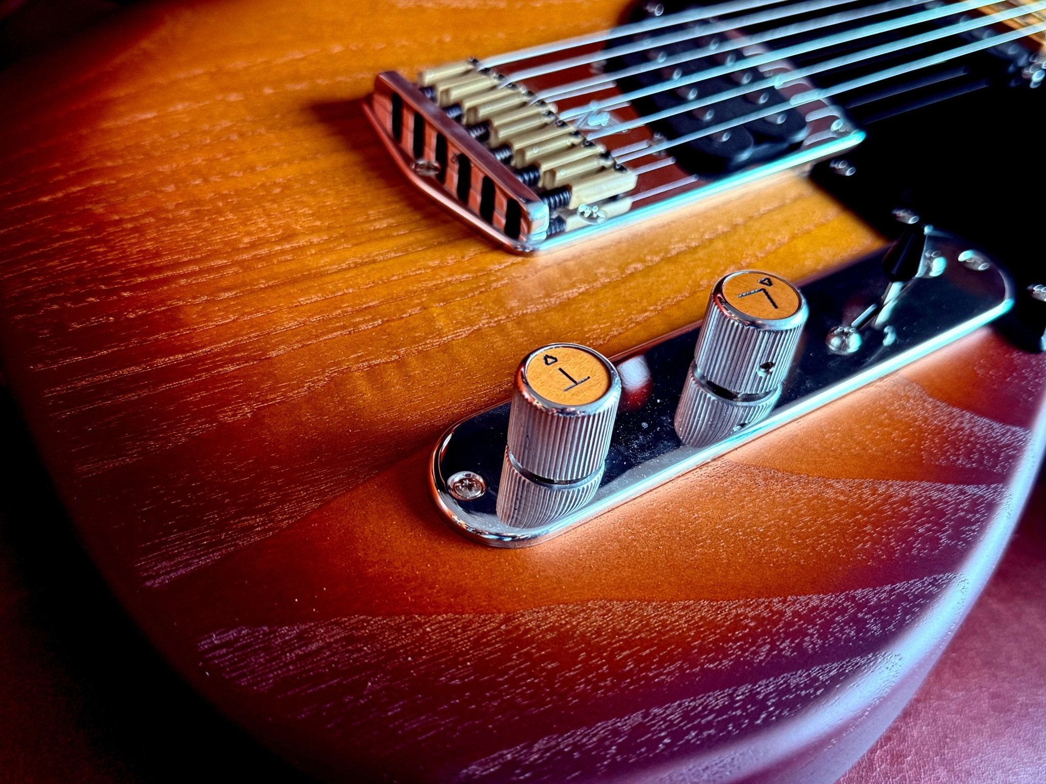 Valiant Titan Sunburst With Stainless Steel Frets Upgrade - Richards Guitars Of Stratford Upon Avon