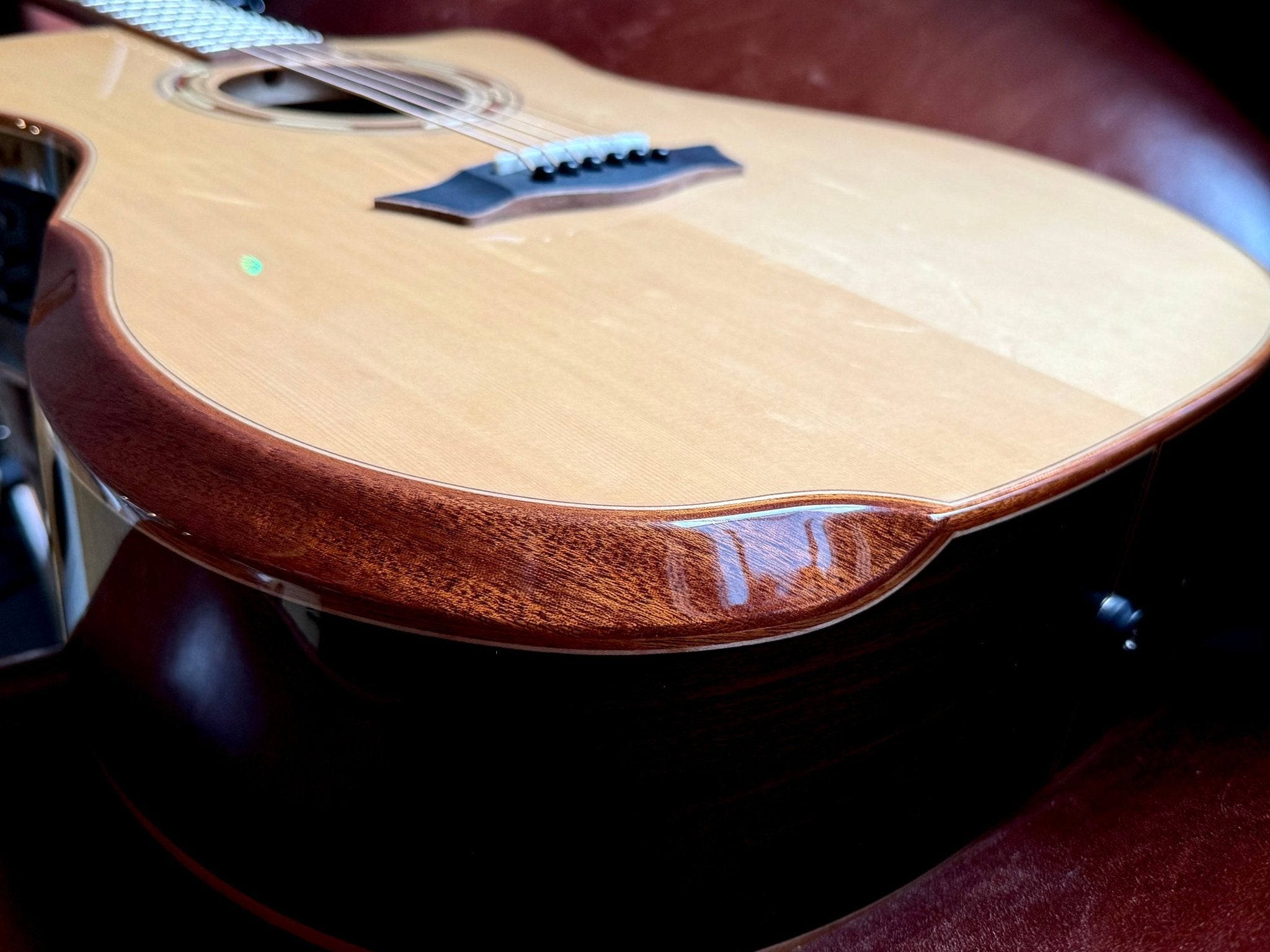 Washburn G25SCE w/CASE - Grand Auditorium - Natural Electro Acoustic Guitar - Richards Guitars Of Stratford Upon Avon