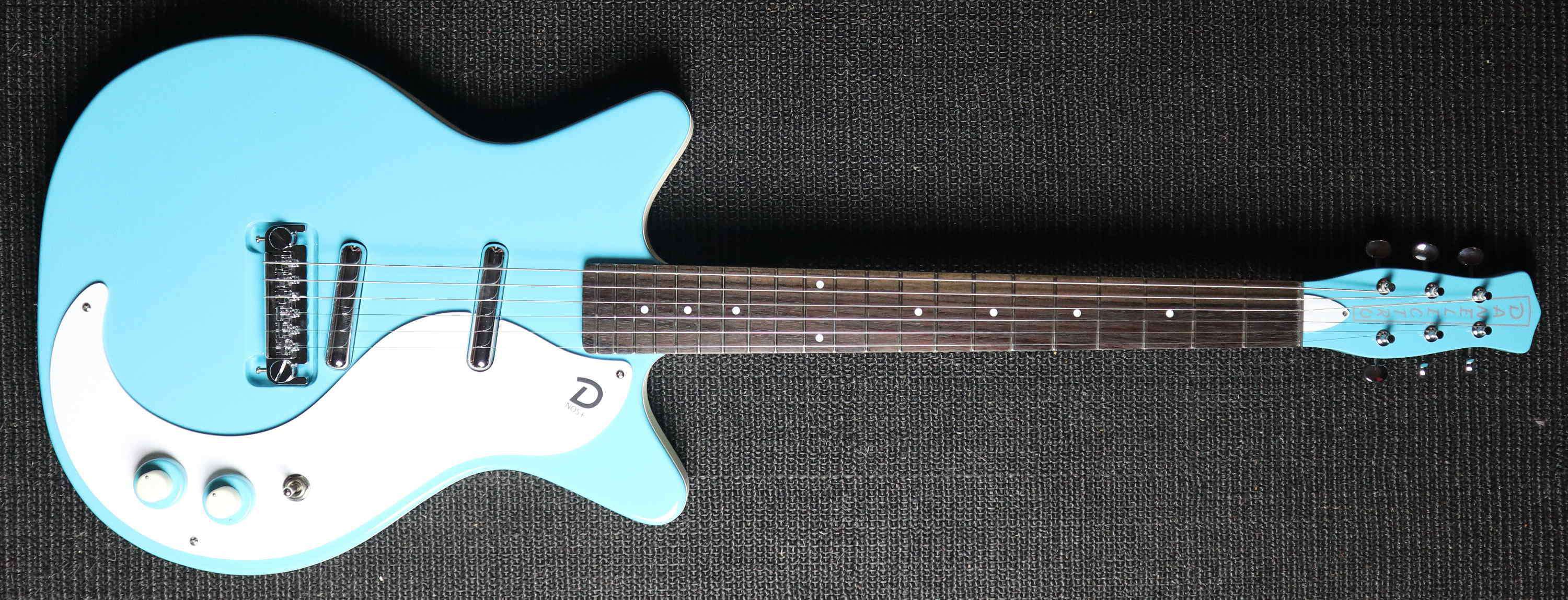 Danelectro '59M NOS Guitar ~ Baby Come Back Blue, Guitarra eléctrica en venta en Richards Guitars.