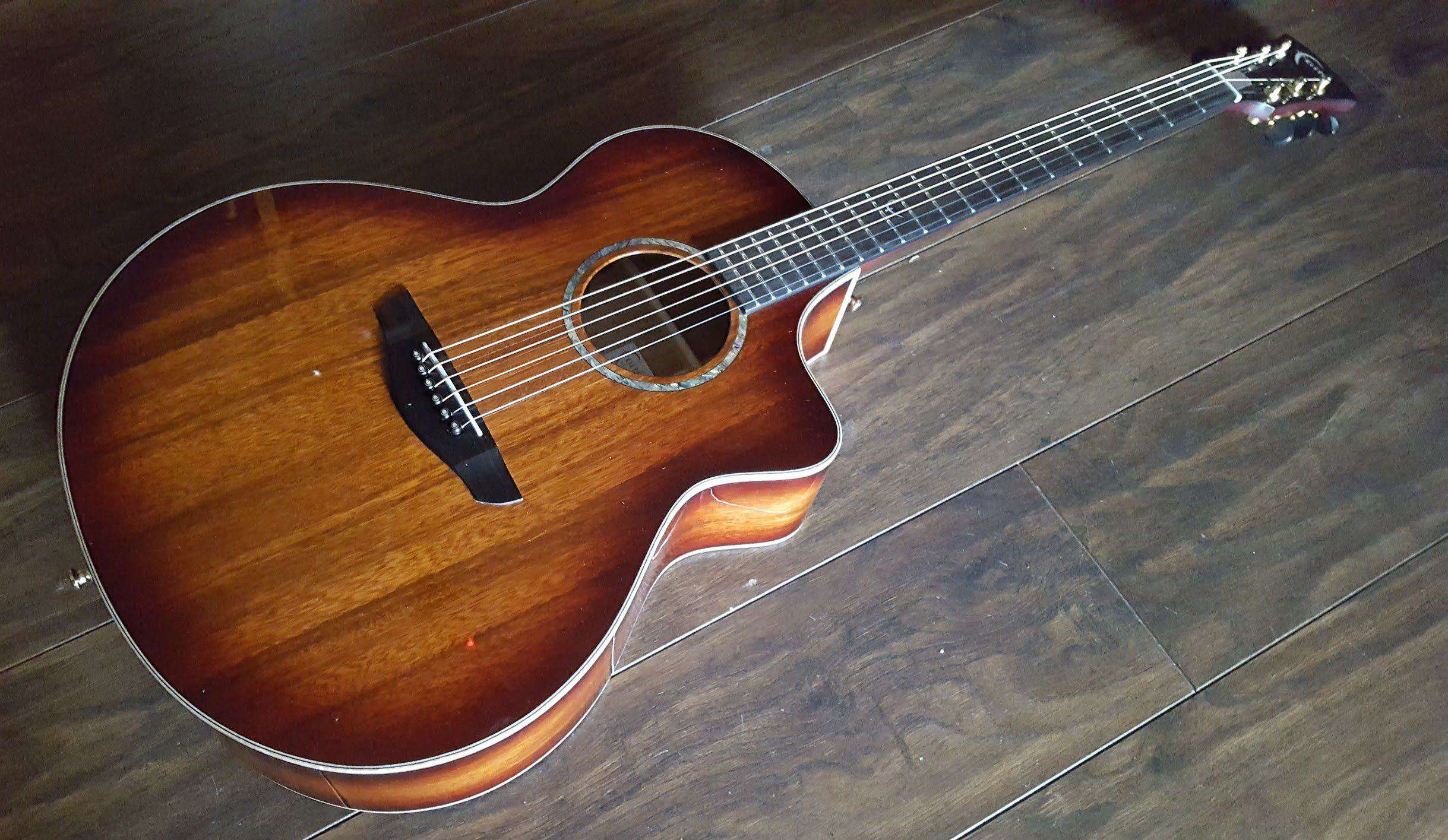 Faith FNCEBMB Guitarra Electro Acustica (Neptune E/Cut Blood Moon Burst), Guitarra Electro Acustica en venta en Richards Guitars.