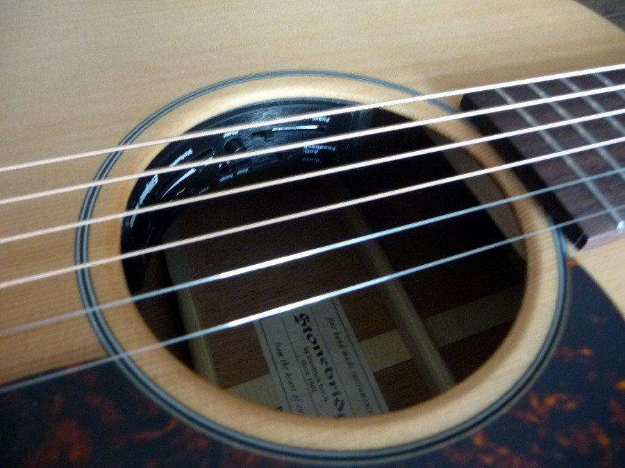 Fishman Ellipse Aura, Accessory for sale at Richards Guitars.
