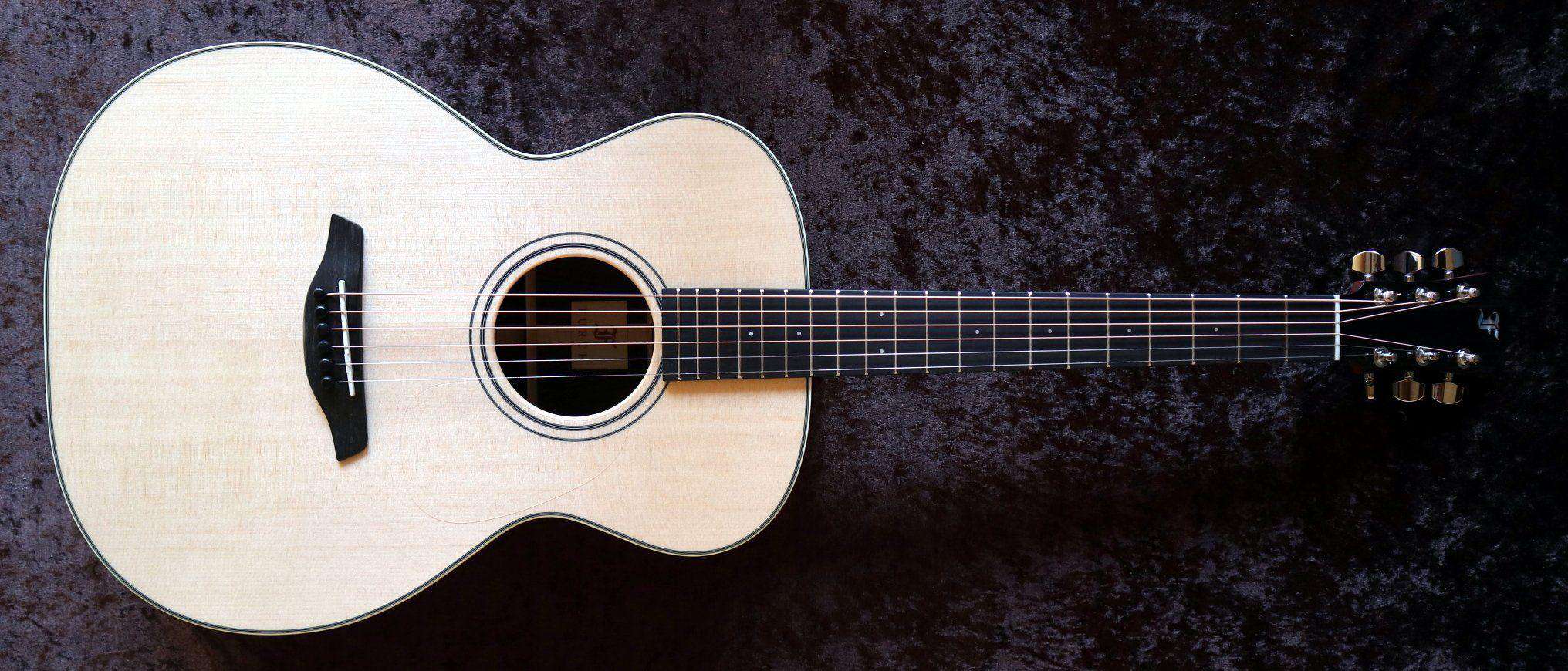 Furch Green Plus OM SR (Spruce / Rosewood) (2025 CNR Active Upgrade Model), Acoustic Guitar for sale at Richards Guitars.