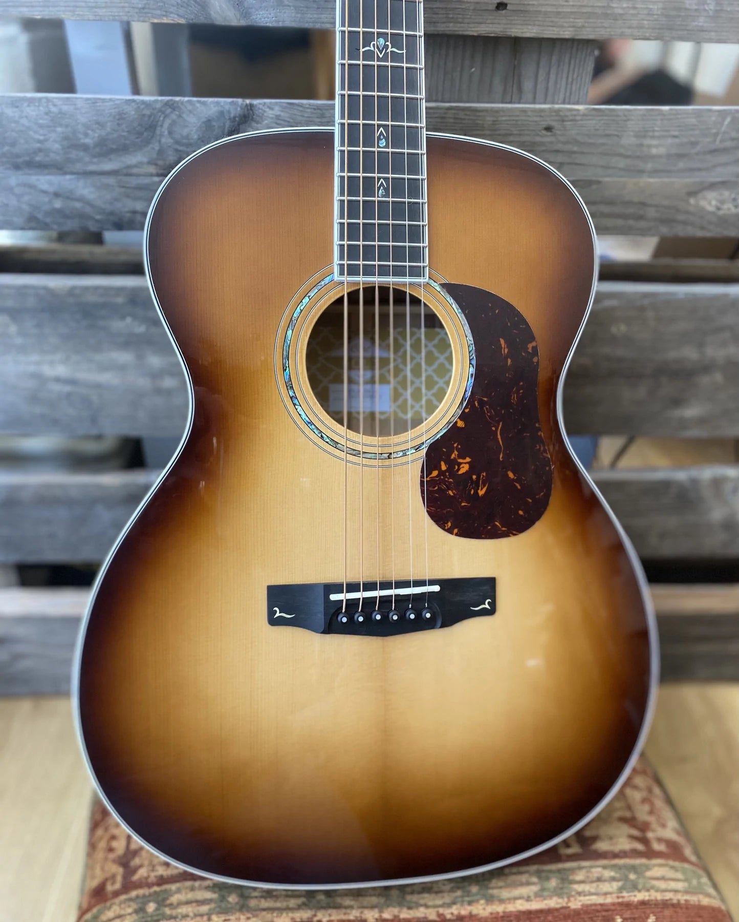 Guitares Cort Gold